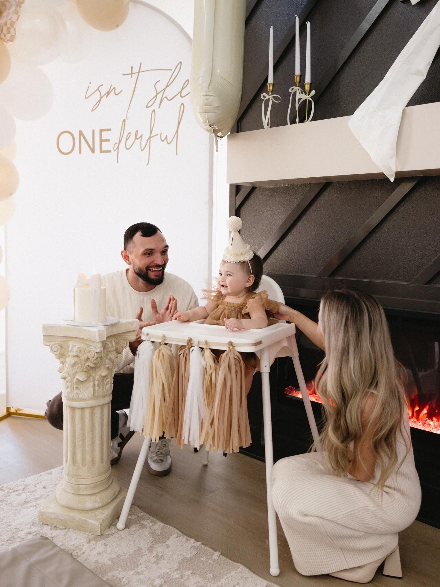 isn’t she ONEderful 🤎

SO happy with how baby girls birthday turned out!! linking everything below!! 

ps — my dress is on major sale!! 

first birthday party, neutral party theme, baby girls first birthday, ftm, girl mom, party ideas, sale alert, abercrombie style, petite fashion 

#LTKBaby #LTKmomlife #LTKKids