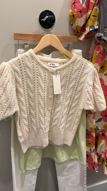 spring short sleeve sweater, love olive co boutique style 

#LTKfindsunder50
