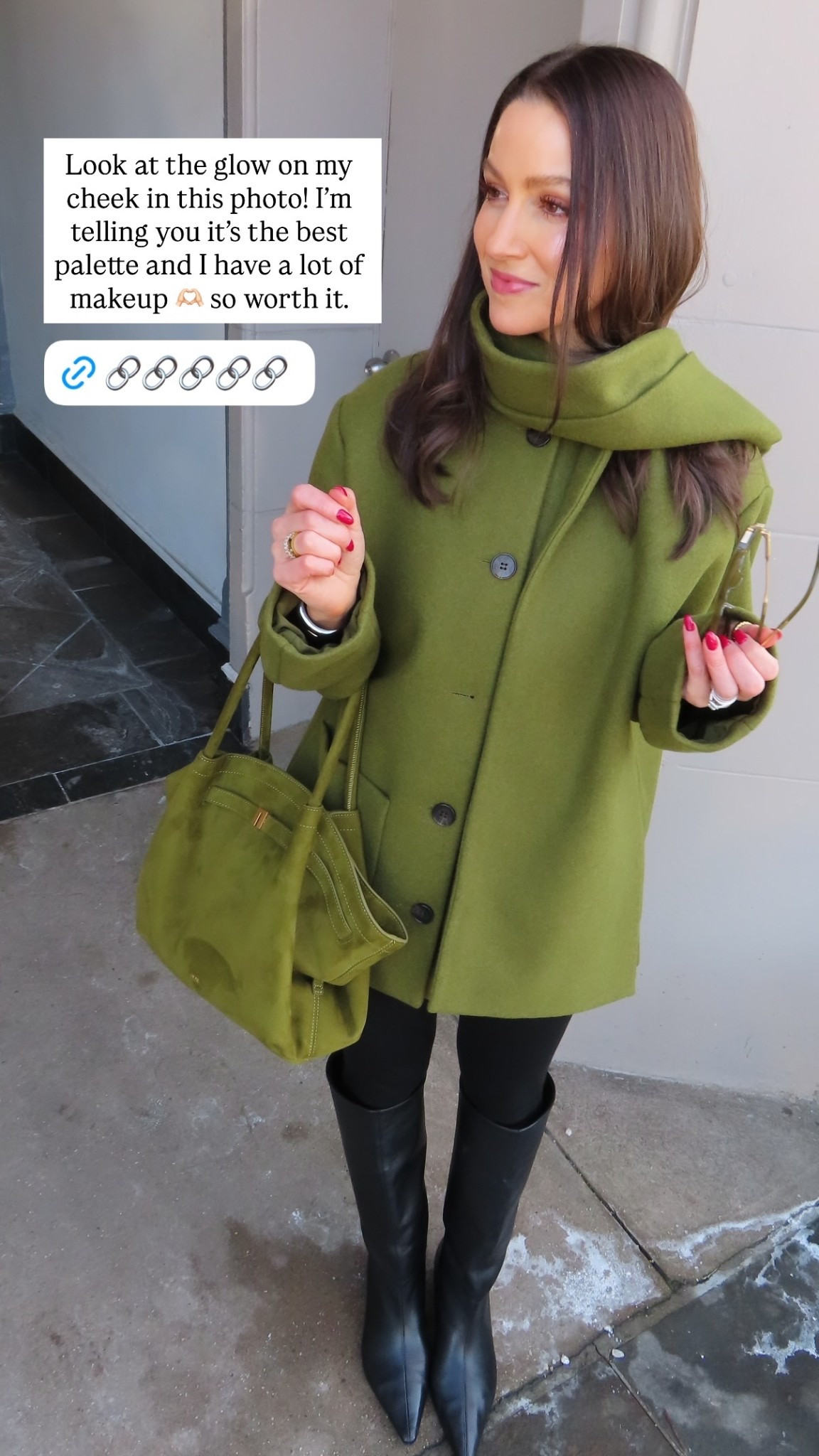 Look at the glow on my cheek in this photo! I’m telling you it’s the best palette and I have a lot of makeup 🫶🏻 so worth it.