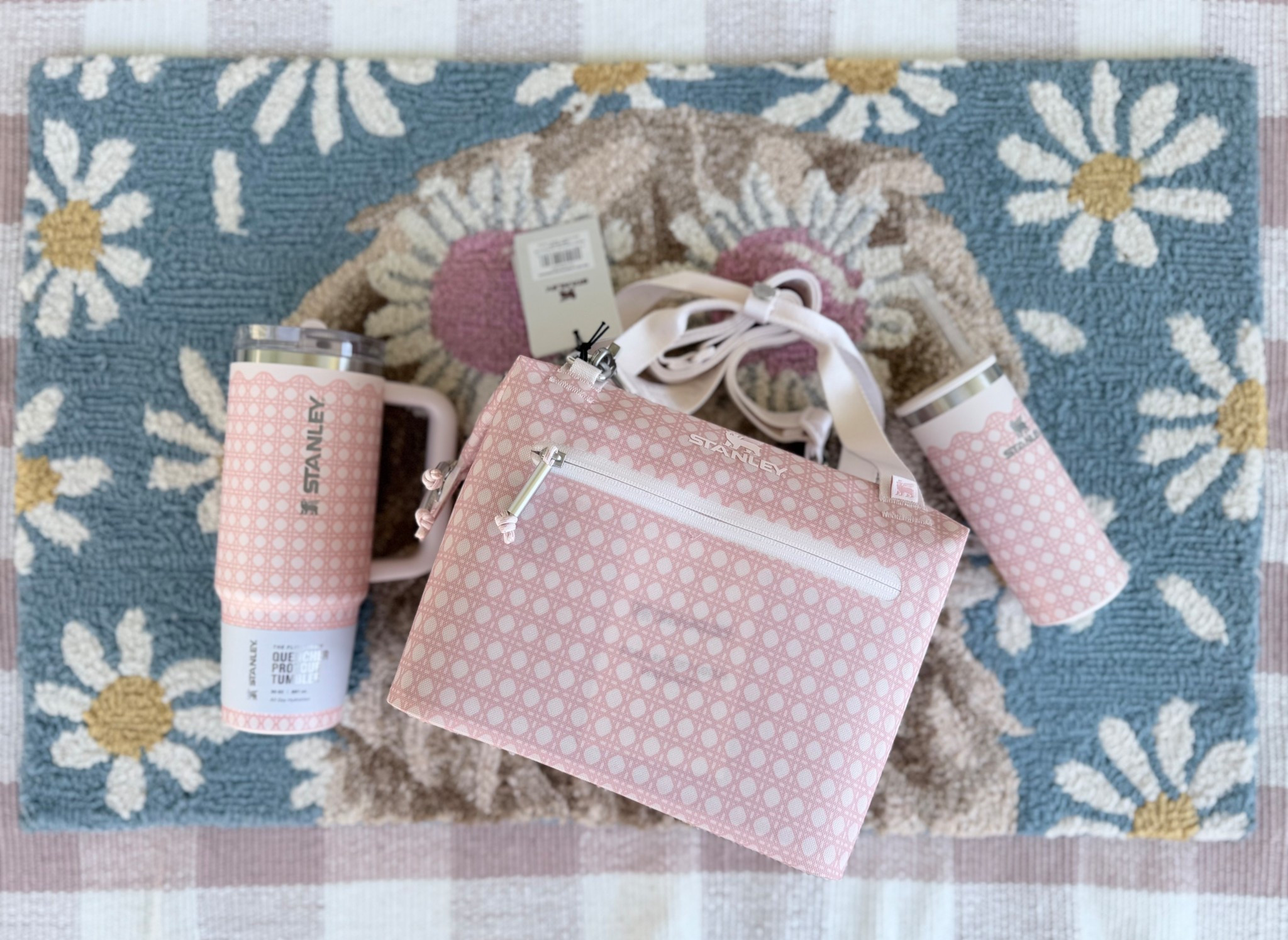 This collection makes me want to go for a picnic! This one is definitely my favorite. #stanleypartner @Stanley_Brand

#LTKmomlife #LTKdayinmylife #LTKHome