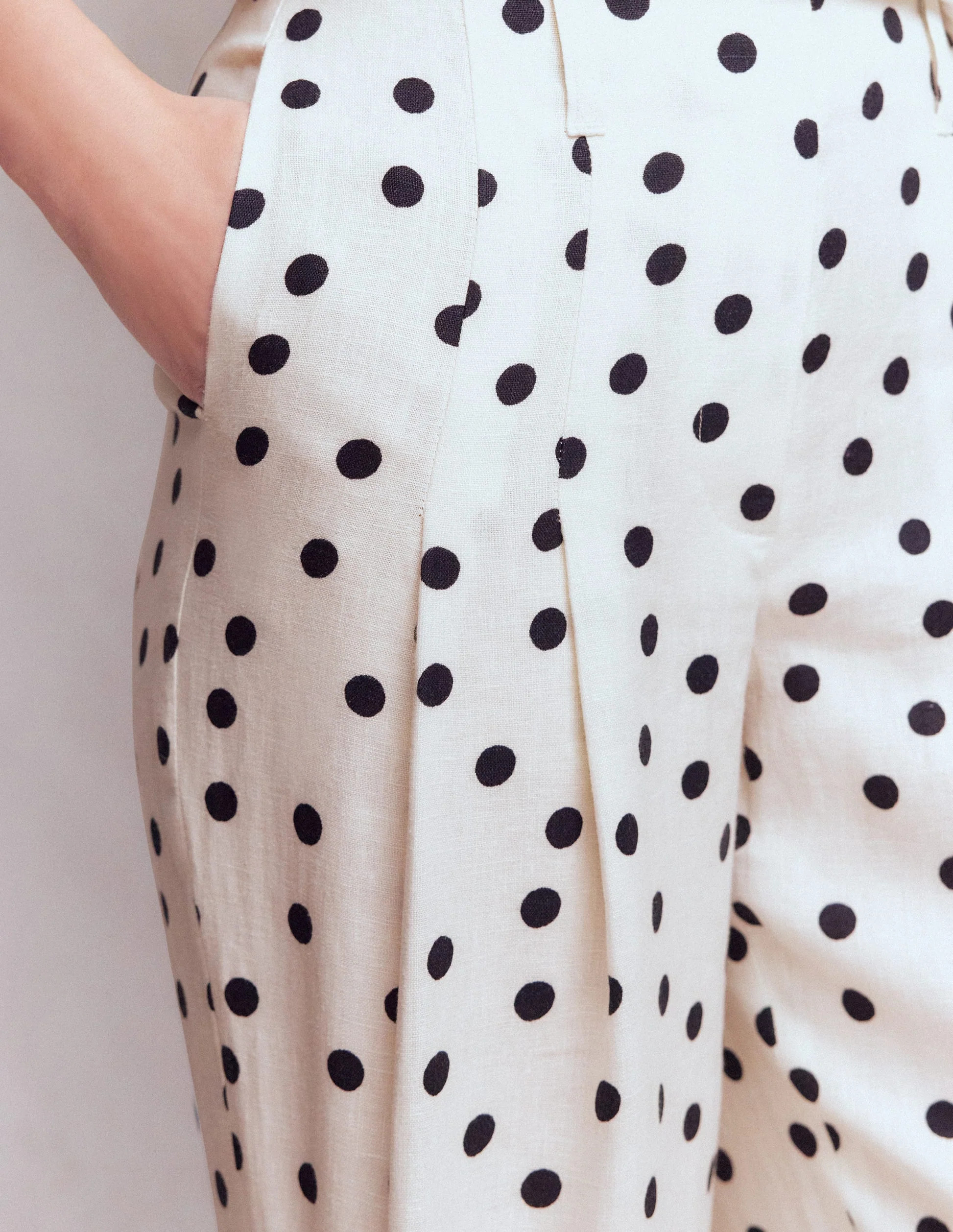 Pantalon Mayfair en lin
                    
                      
                        Ivoir... | Boden FR