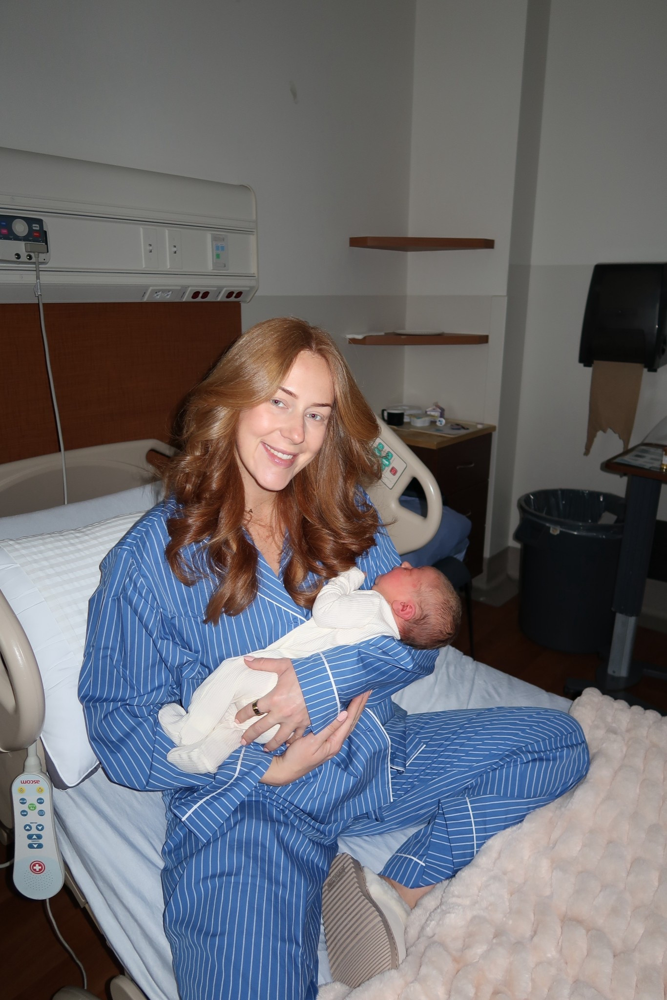 Relaxed poplin pajayma set for postpartum 🤍

#LTKmaternity #LTKbaby #LTKcanada