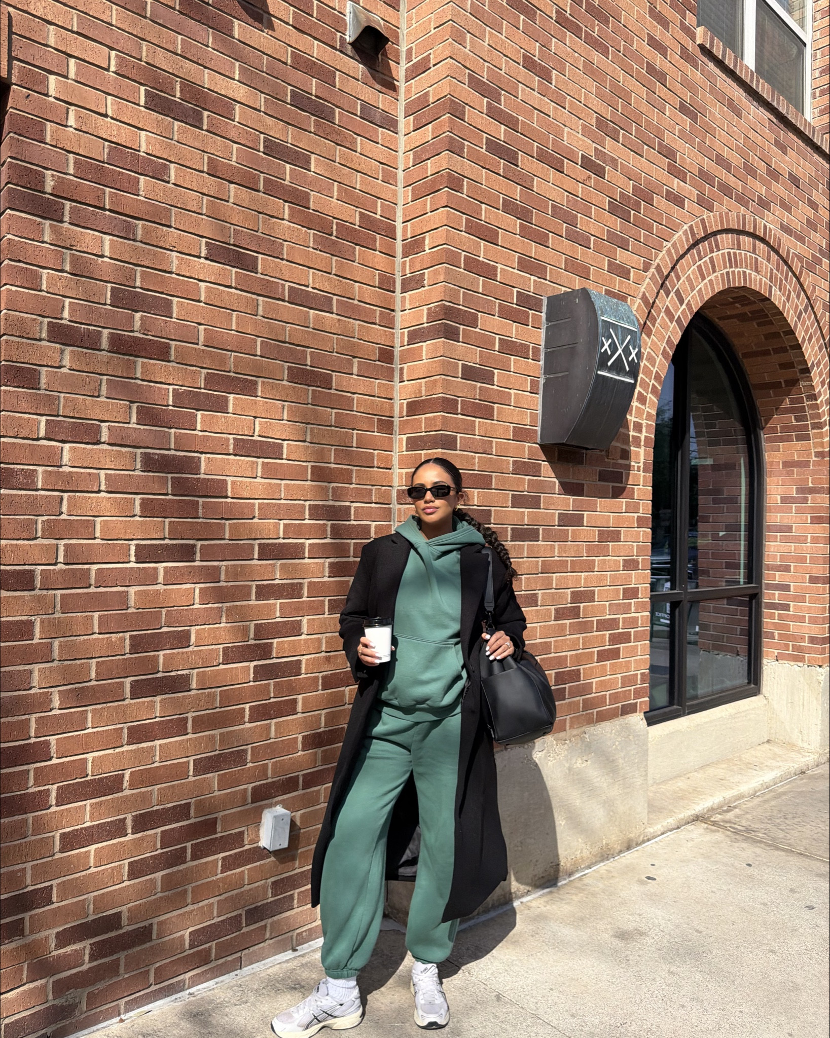 Mom fit of the day 🖤

#LTKootd #LTKBump #LTKmomlife