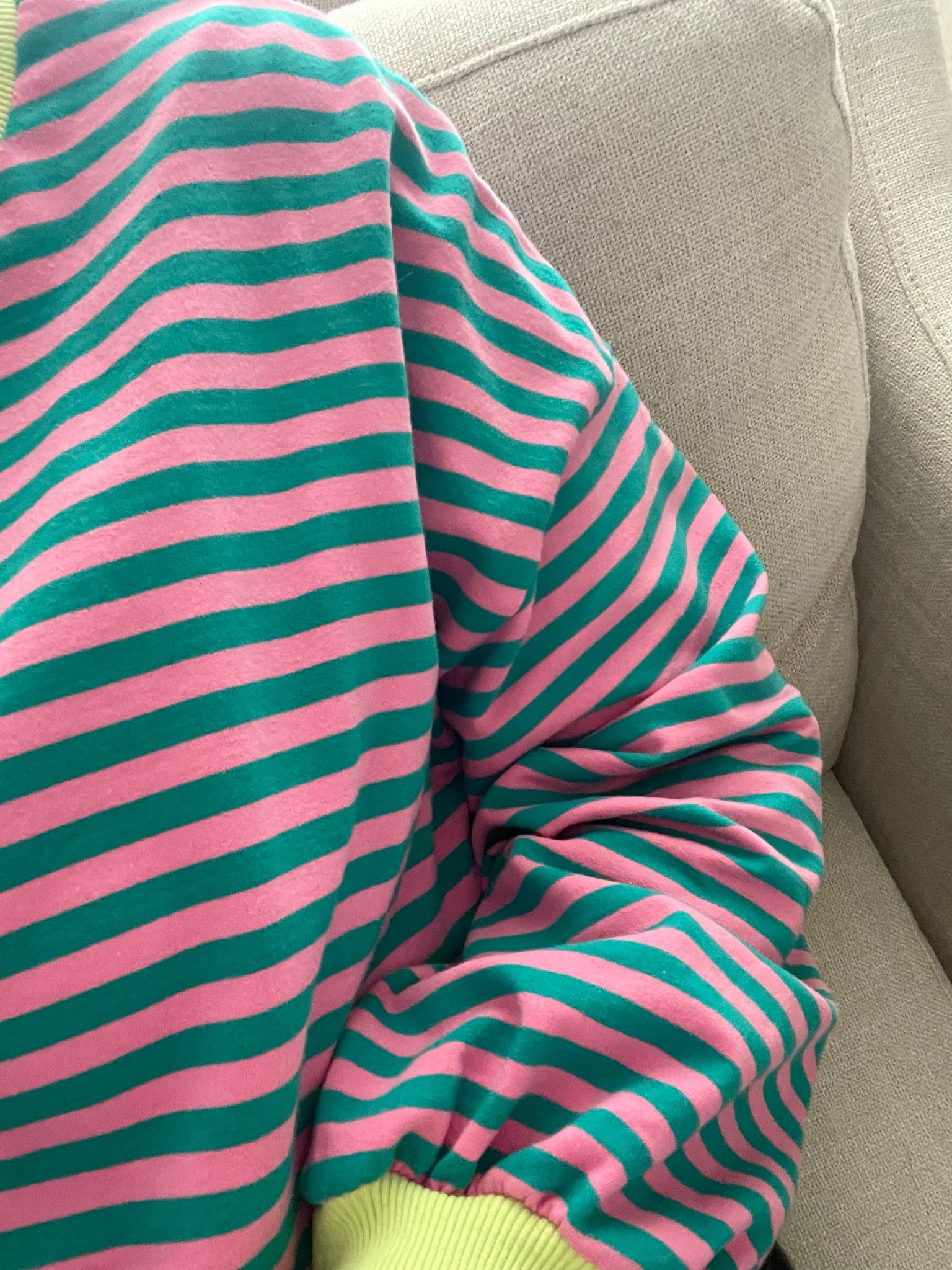 Bright light weight summer sweater! 


#amazonfashion #studiomcgee 