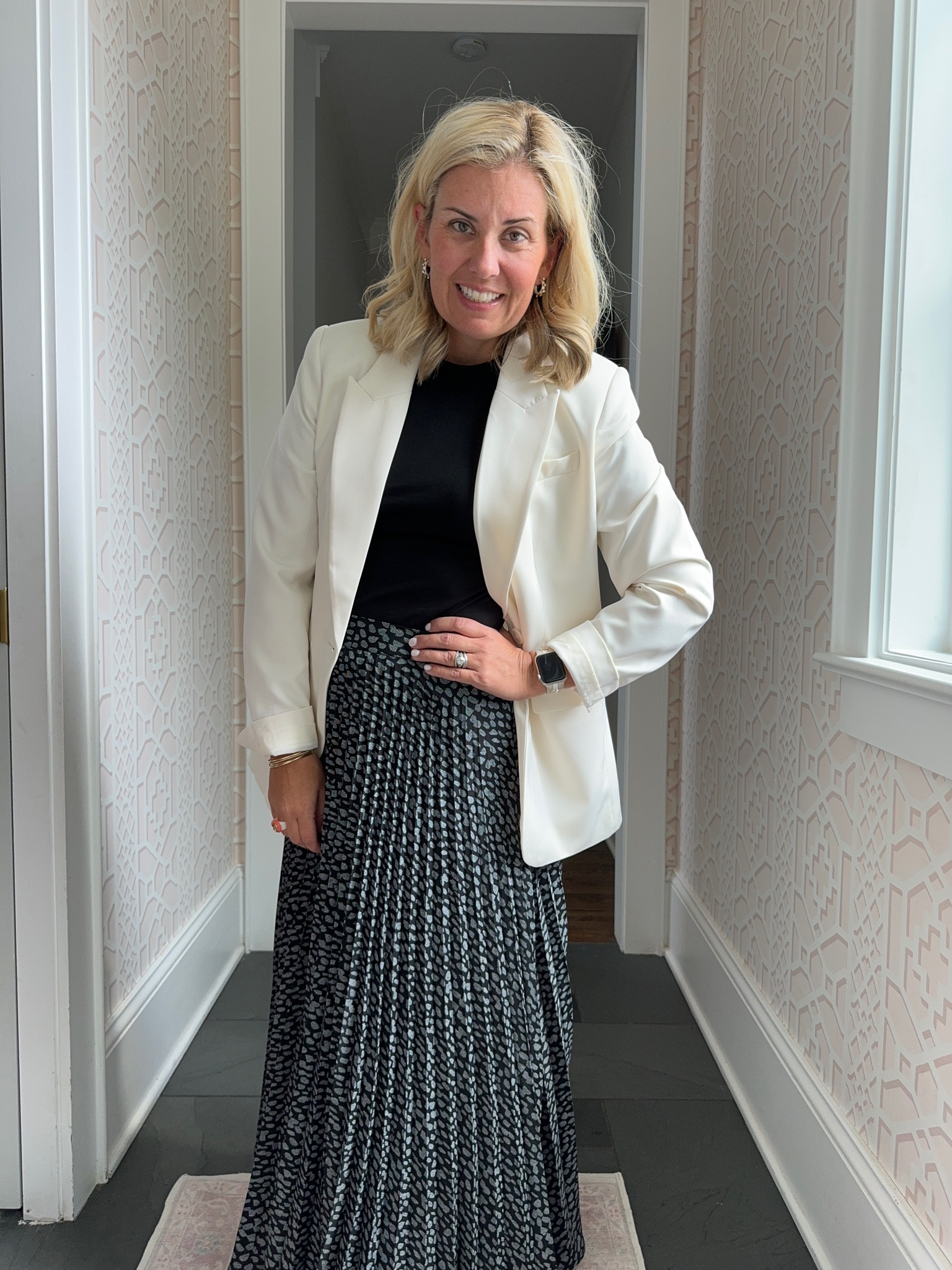 A budget friendly blazer you don’t want to miss!

I’m in a small!


#LTKSeasonal #LTKWorkwear #LTKBacktoSchool