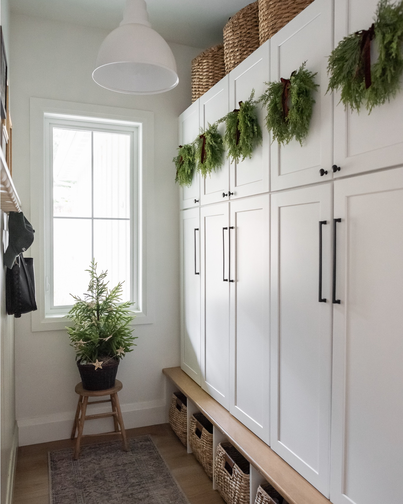 There’s no such thing as too many mini wreaths! 


Target, wall frames, gallery, wall, mini wreath, holiday, Christmas, home decor, art, runner, frames, cedar, Norfolk, pine, Christmas decor, a holiday decor, budget, friendly holiday, kitchen, decor, bathroom, decor, locker room, designer look for less, most loved, best seller

#LTKHoliday #LTKFindsUnder50 #LTKHome