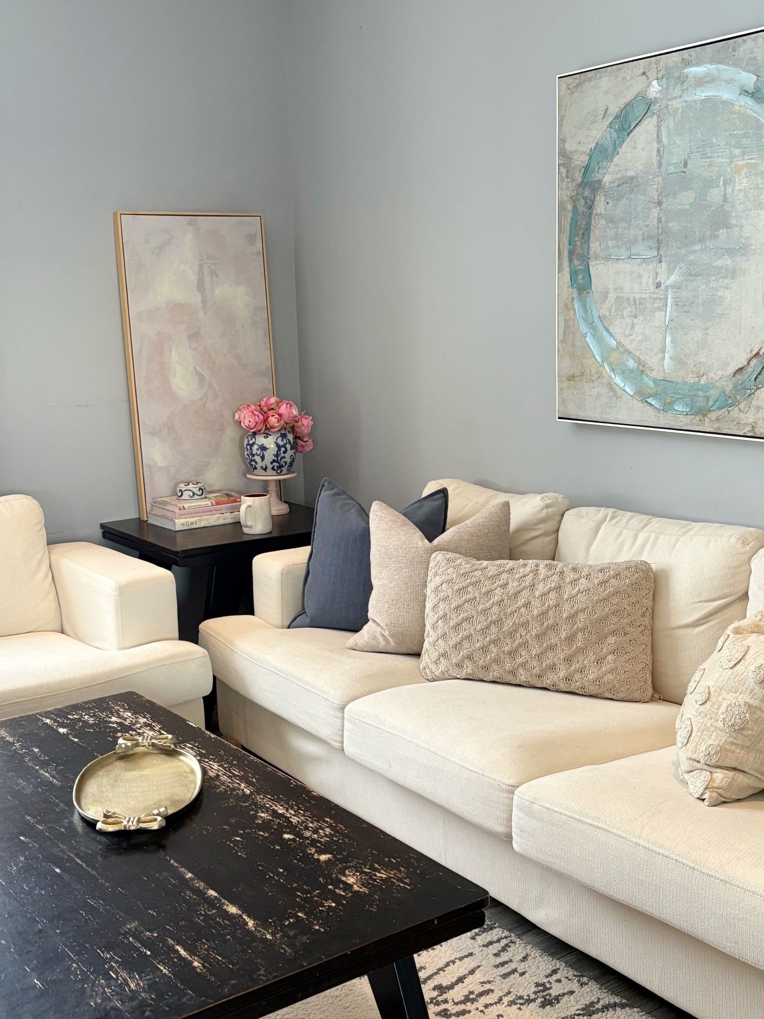 Cozy and neutral living room corner  

#LTKhome