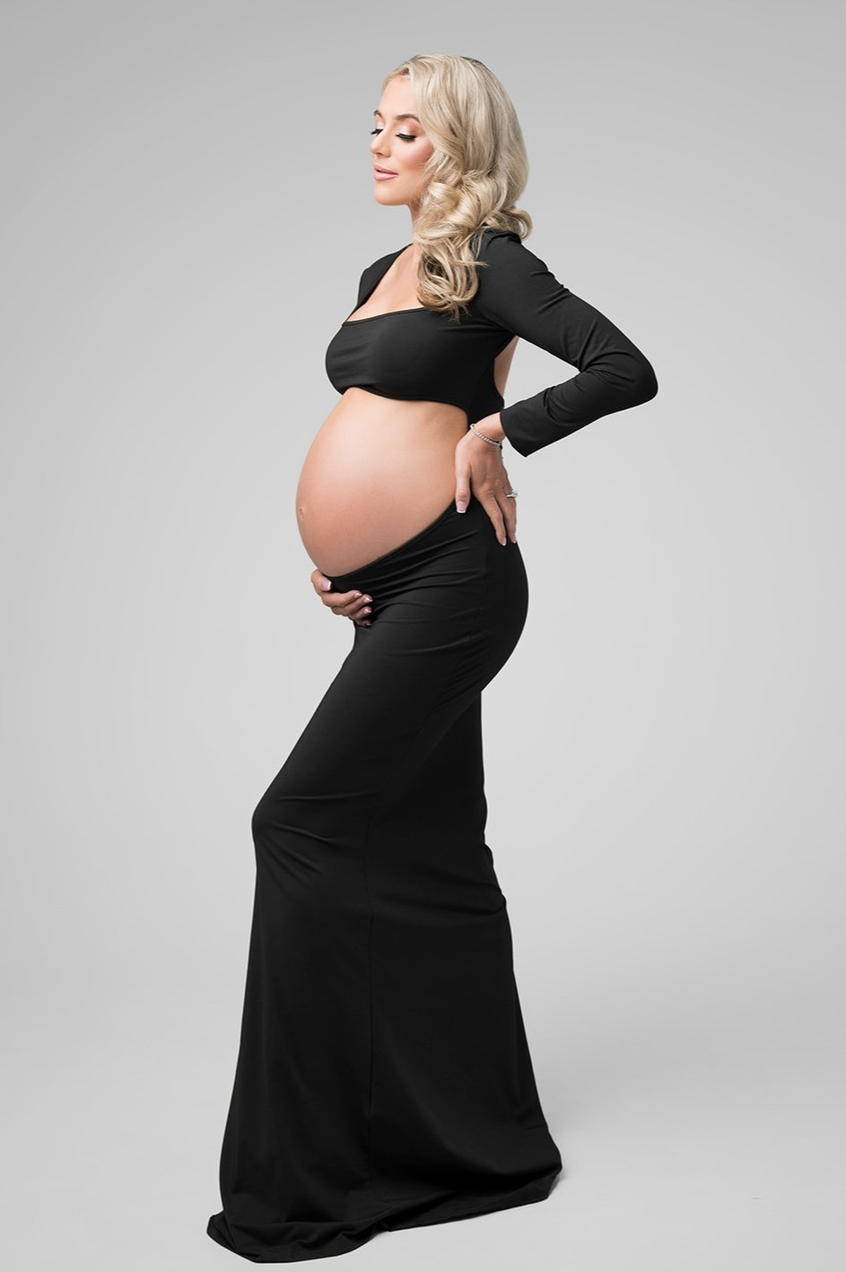 This dress is classic with a modern twist. I love the belly out option for clients that don't want to do a full nude look.  It's stretchy and fits well! 

#LTKBump #LTKFindsUnder50 #LTKBeauty