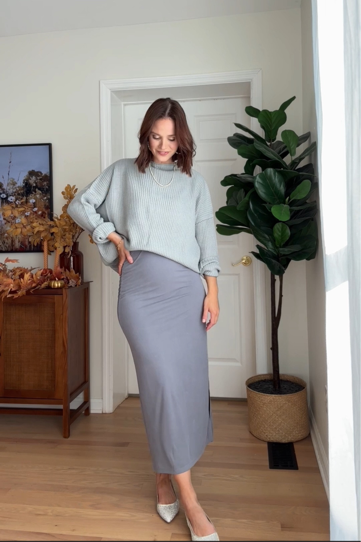 gray sweater: wearing small
Gray skirt : wearing medium


Thanksgiving outfit // holiday outfit // bump friendly thanksgiving outfit // maternity style // pregnancy style 

#LTKHoliday #LTKBump #LTKStyleTip