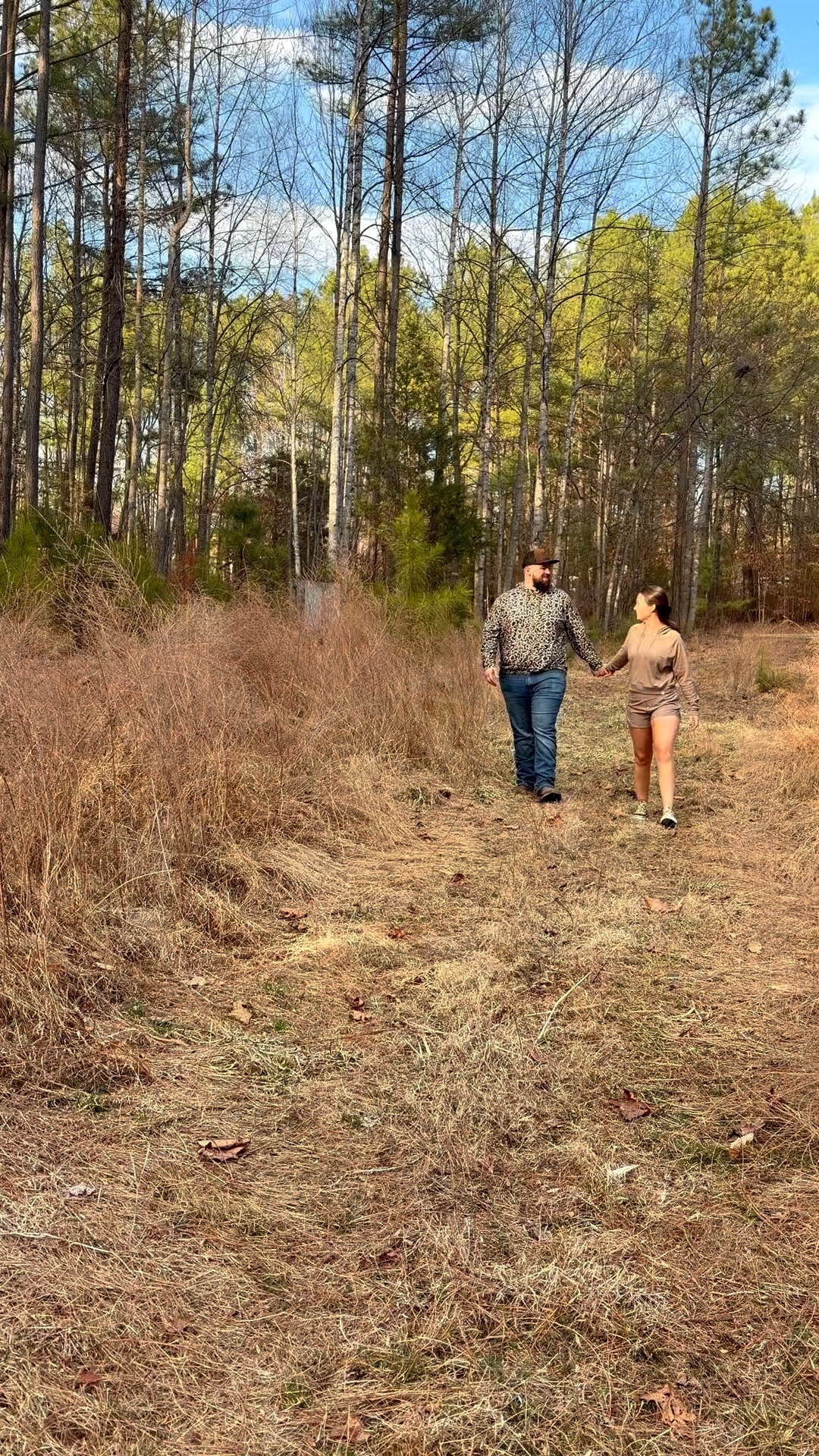 The lake, fresh air, and @localboyoutfitters cozy sweatshirts. Can it get any better? I don’t think so 🤪 

#ad

#LTKMens #LTKdayinmylife #LTKootd