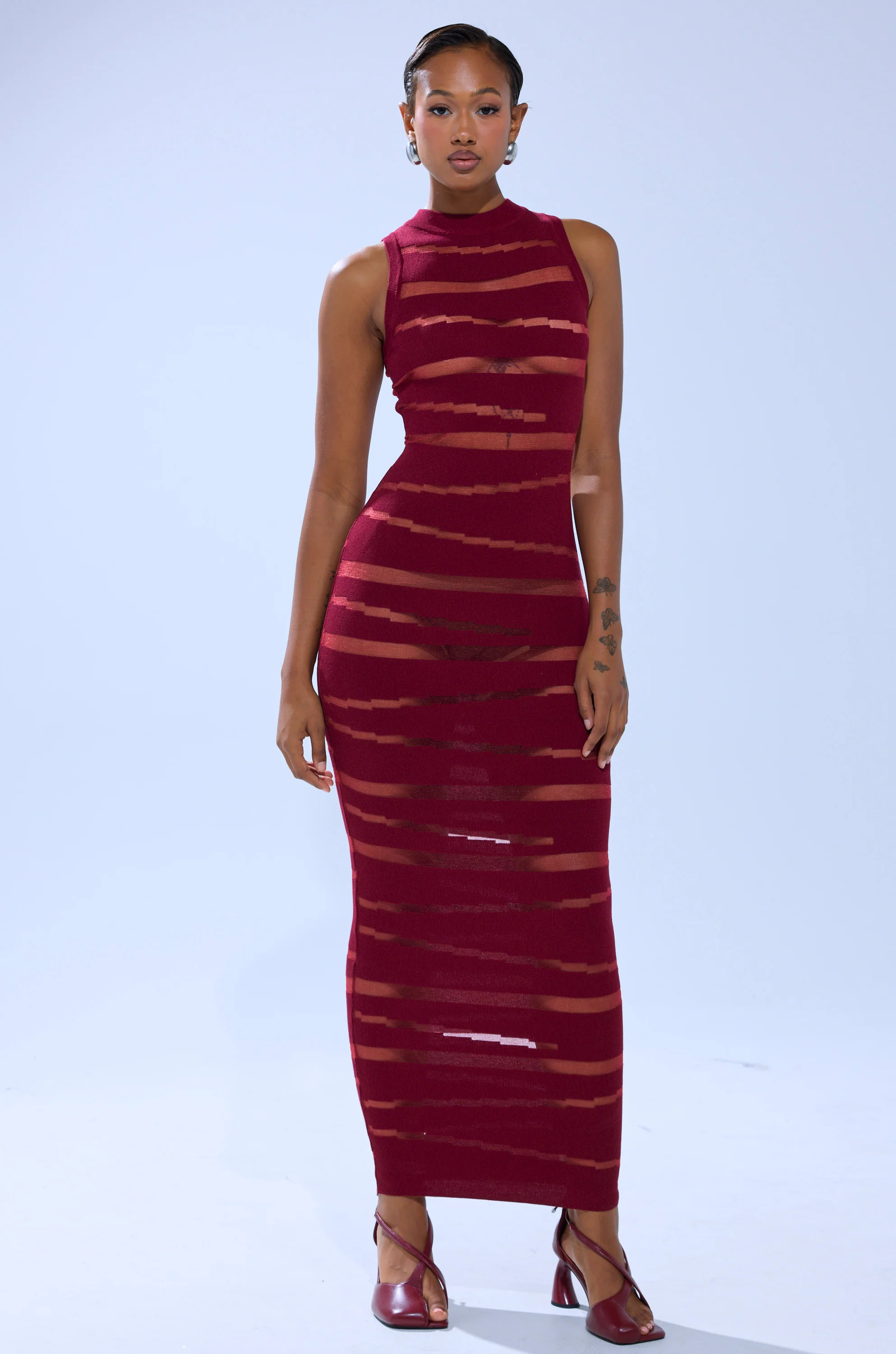 CUT IT OUT SLEEVELESS KNIT MAXI DRESS IN BURGUNDY | AKIRA
