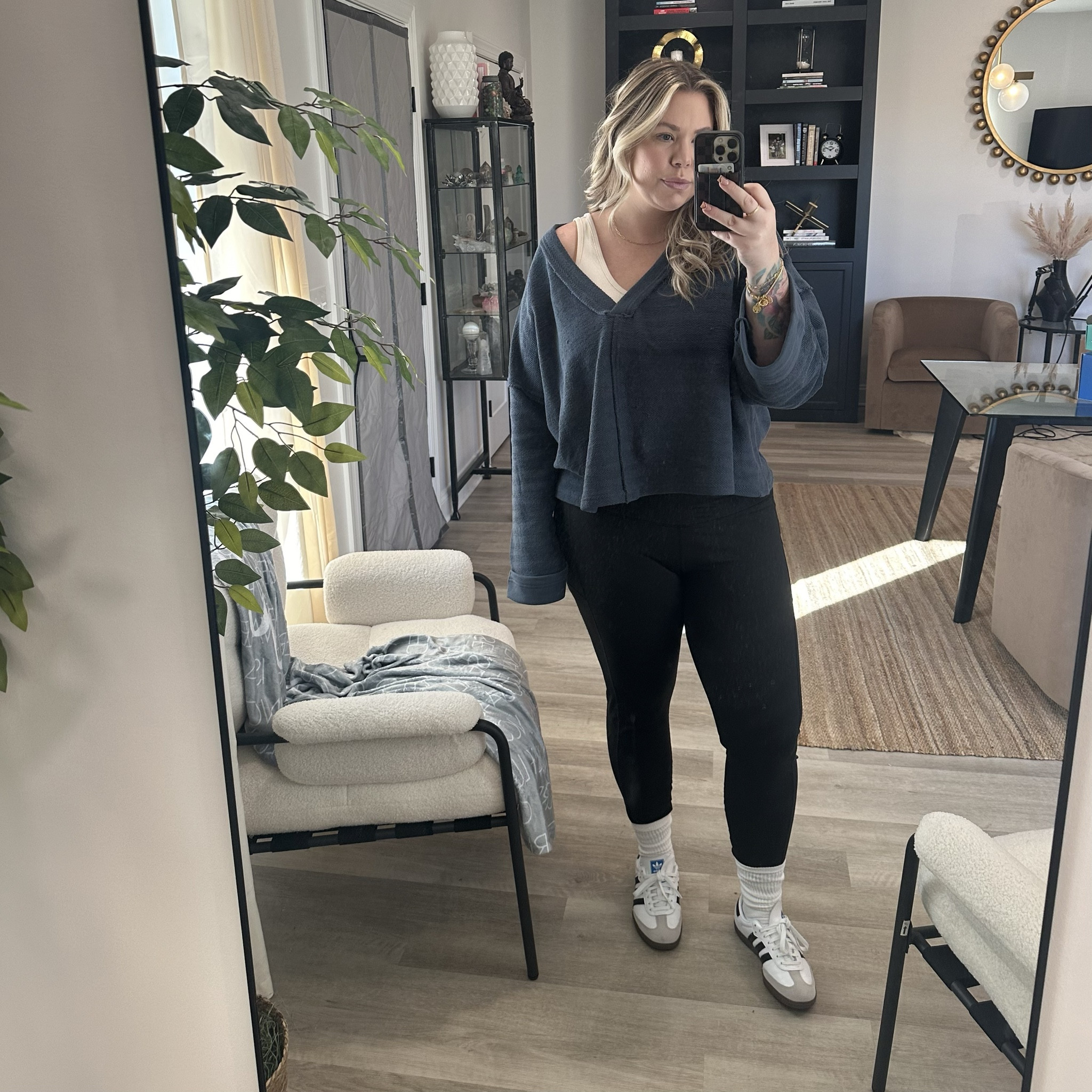 I’m 5’8” - I am wearing XL in leggings and pullover 💙

#LTKmidsize #LTKplussize