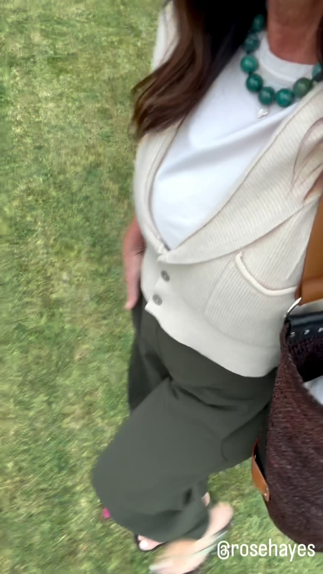 New verdant green color in the viral on the loose pants!