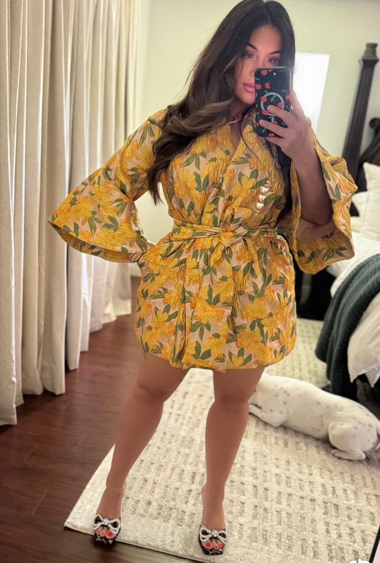 One of my fav styles! It gives old Hollywood Palm Beach nights and I’m here for it 💕