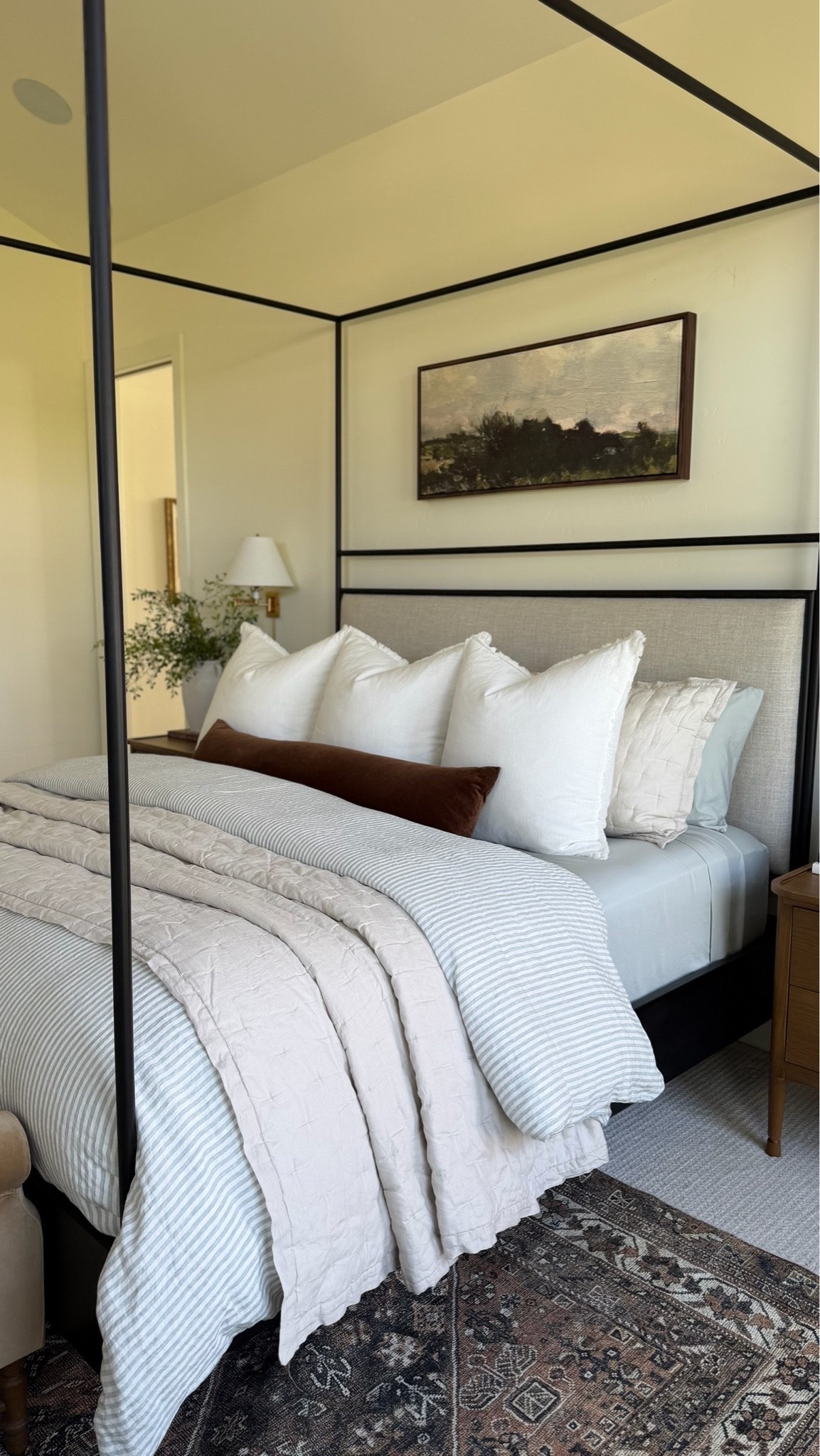 The prettiest new linens came in from @Quince  and I’m so in love with how this look came together! I cannot get enough of this “mist” color, it’s so serene and sophisticated! I went with my go to bamboo sheets (a must have in my opinion) and the prettiest linen stripe duvet cover, which paired so well with my linen quilt set in Sand! 

#quincepartner @Quince