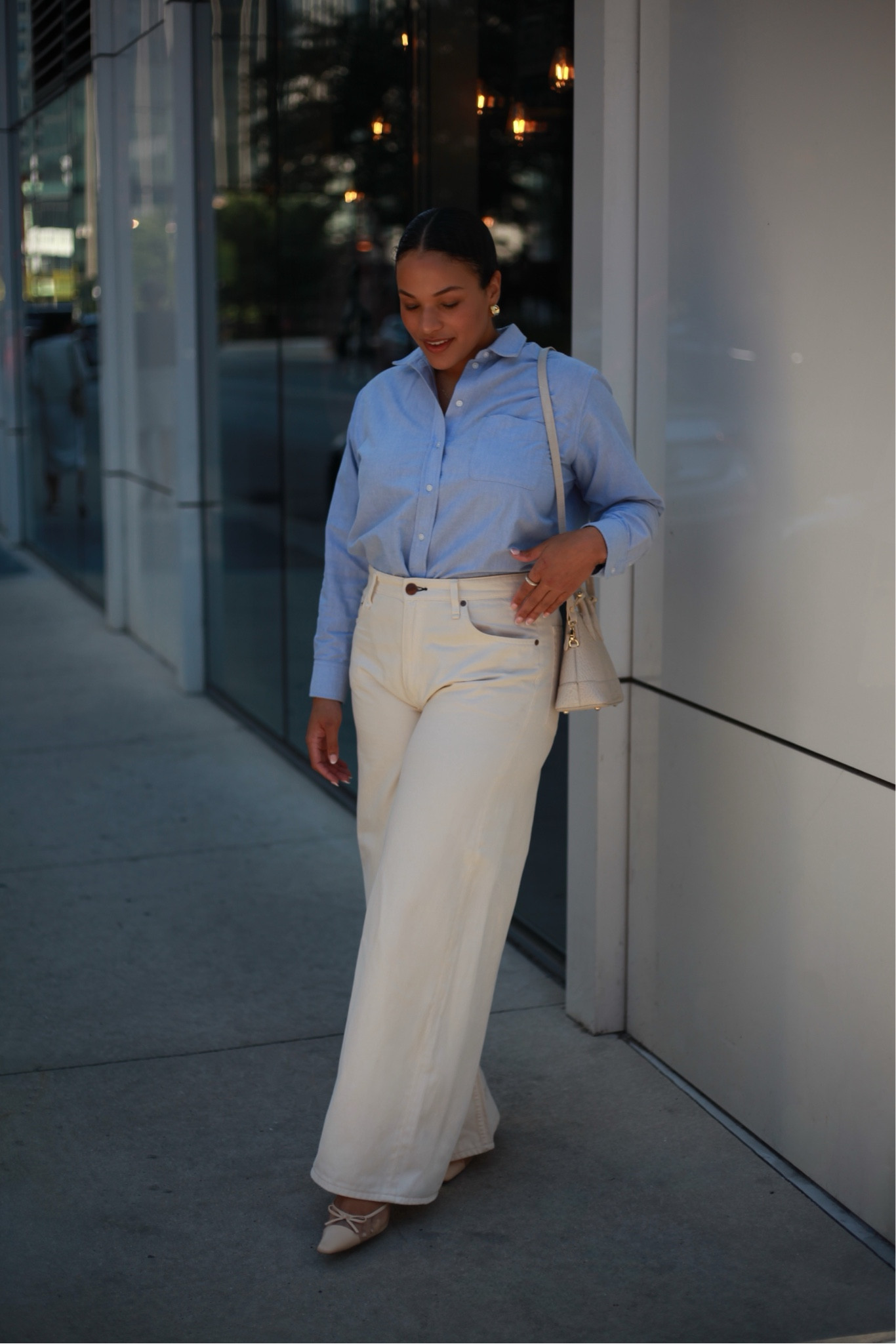 Classic everyday style🗞️🤍

#LTKSeasonal #LTKShoeCrush #LTKStyleTip