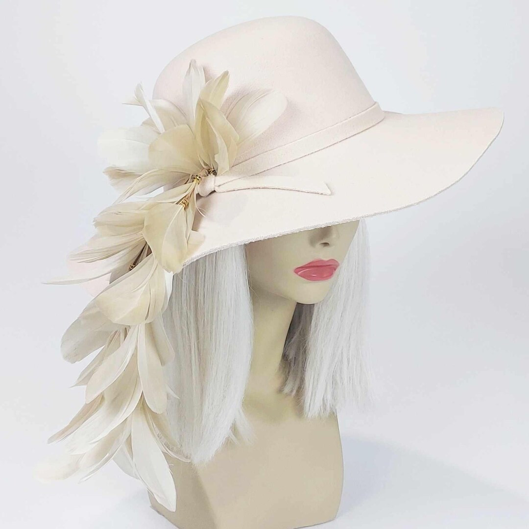 Light Beige Felt Floppy Hat With Cream Feathers Kentucky Derby Race Hat Vintage Style Boho Weddin... | Etsy (US)