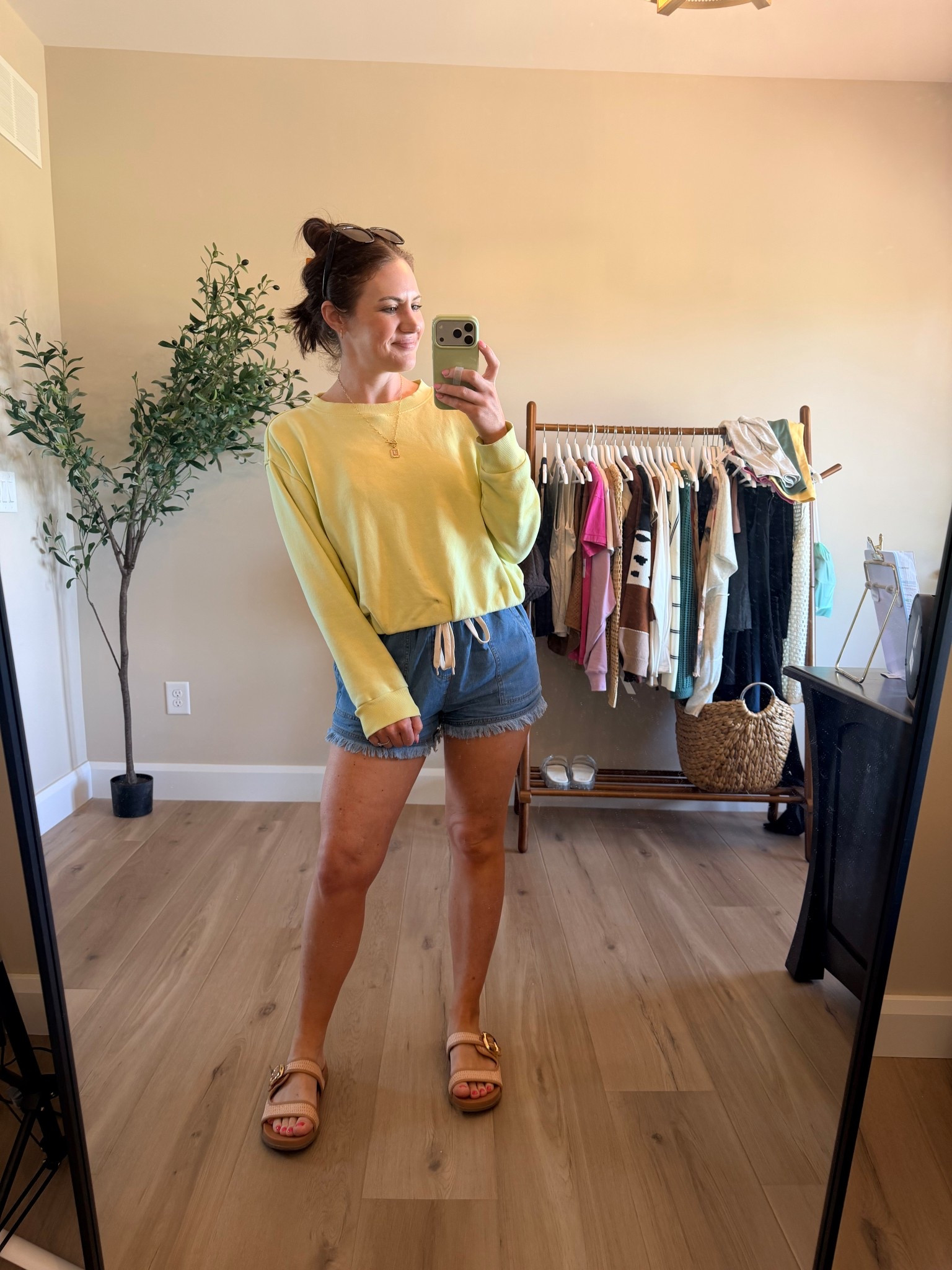 Easy mom fit!

#LTKootd #LTKmomlife #LTKgrwm