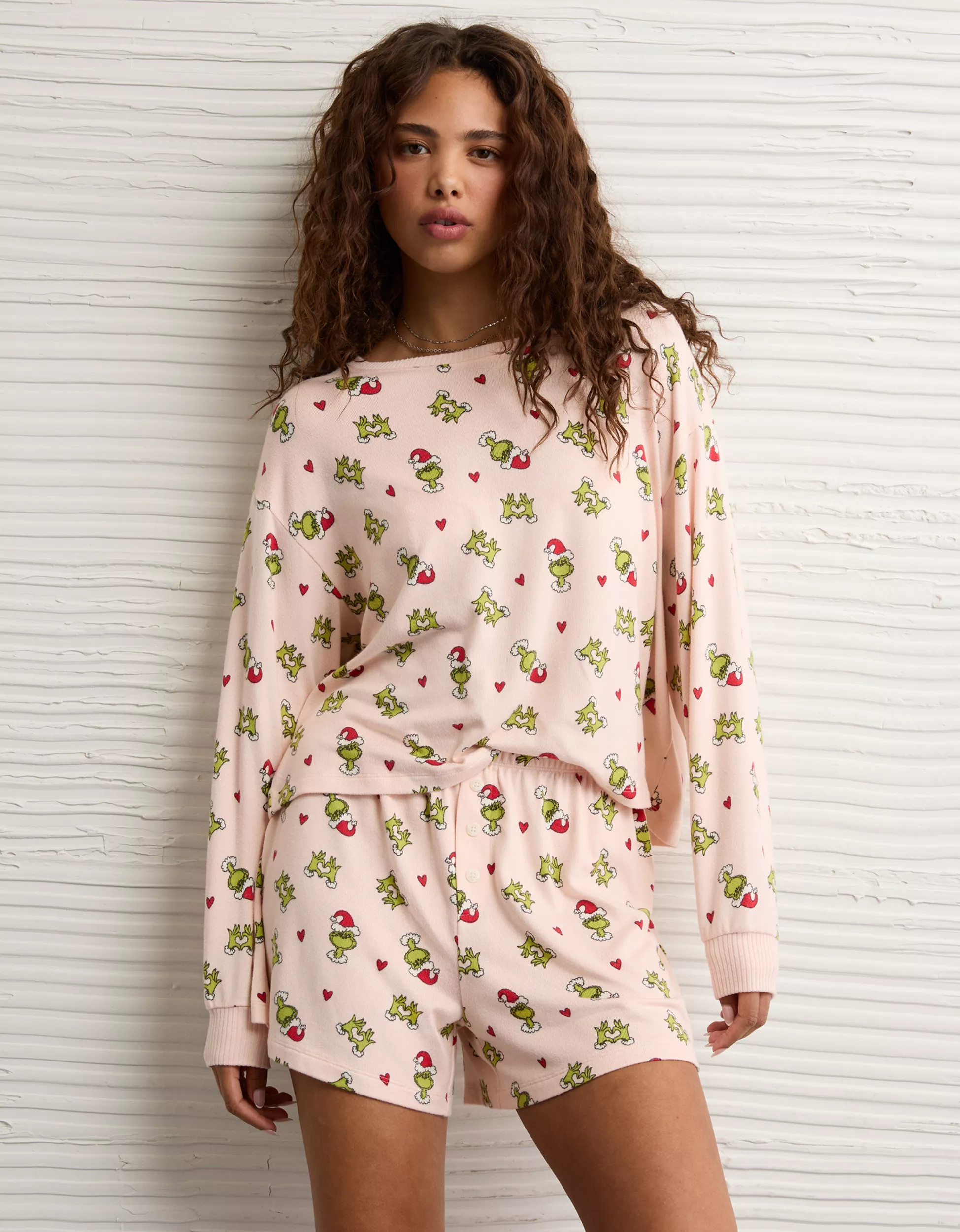 AE Luxe Plush Grinch PJ Set | American Eagle Outfitters (US & CA)