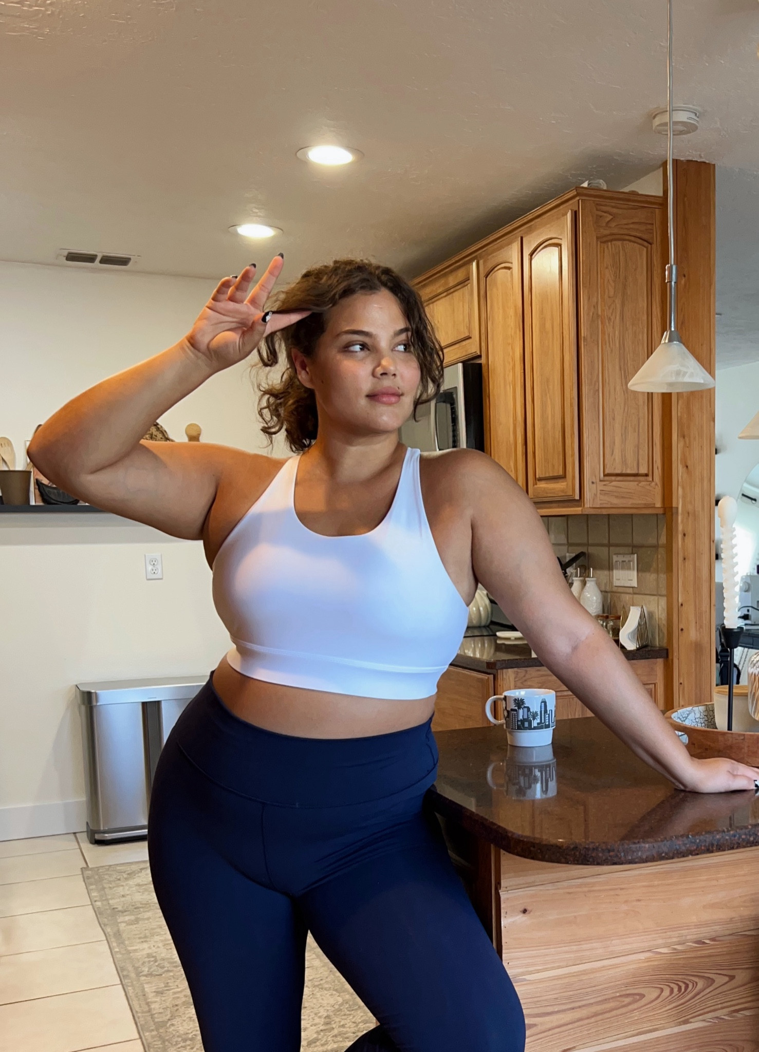 Gym clothes white top blue leggings workout wear sporty pants 

#LTKActive #LTKMidsize #LTKFitness