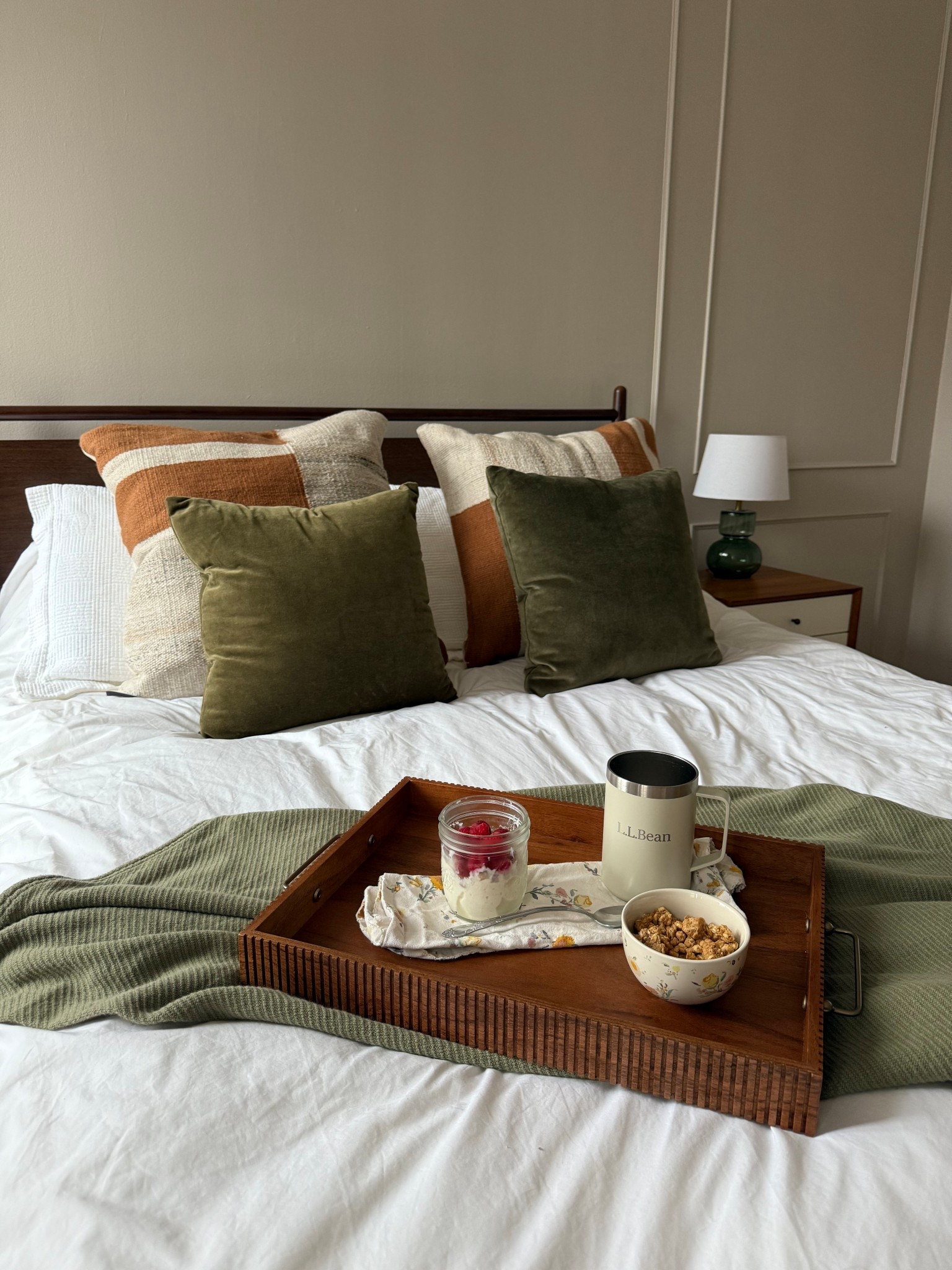 Master bedroom reveal!
Warm olive and terracotta really make this space feel cozy! Queen sized cotton bedding with LL Bean 


#LTKHome #LTKgrwm #LTKSeasonal