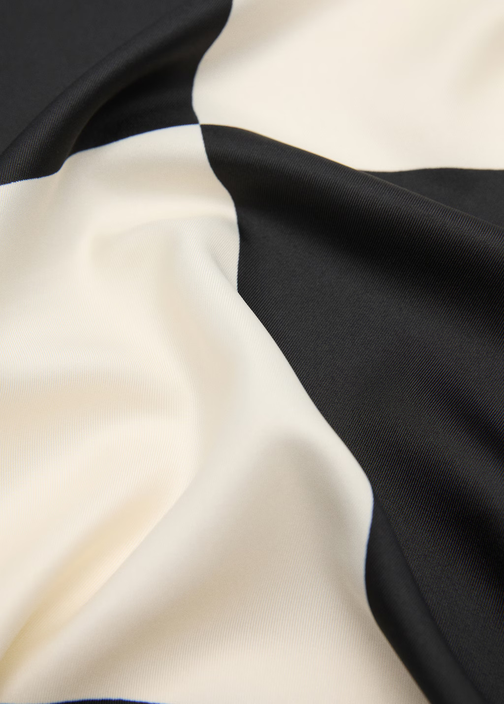 Halstuch mit zweifarbigem Print - Damen | MANGO Deutschland | Mango EU