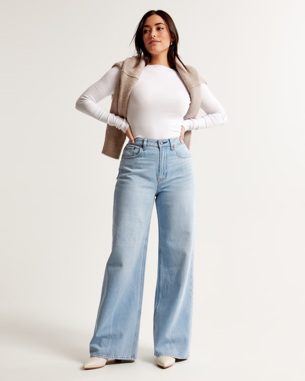 Women's Curve Love High Rise 90s Relaxed Jean | Women's Bottoms | Abercrombie.com | Abercrombie & Fitch (US)