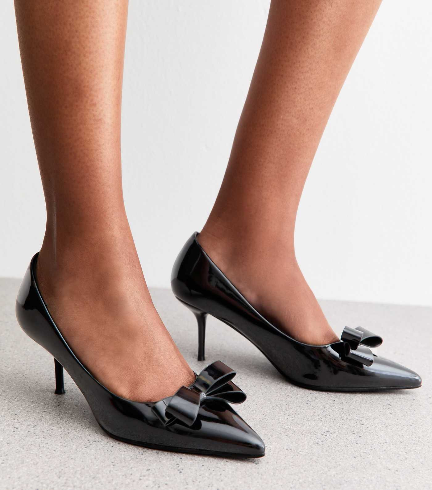 Black Faux Patent Leather Bow Front Kitten Heel Court Shoes | New Look | New Look (UK)