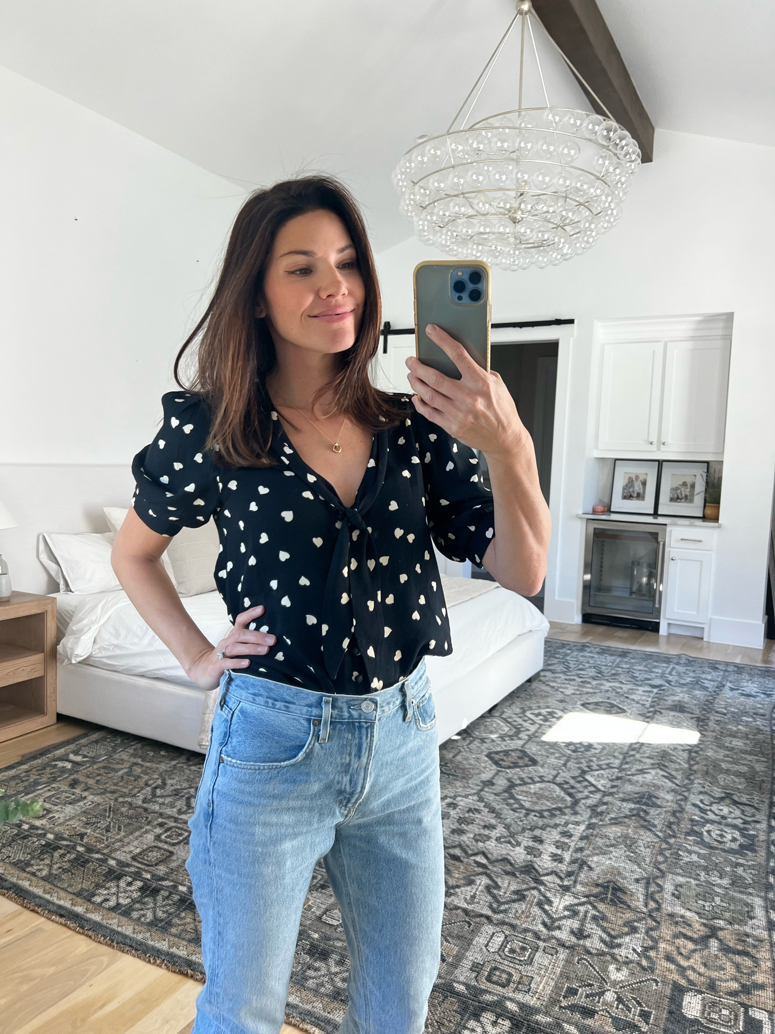 Love this adorable black and white heart top. So cute! Perfect for date night. 

#LTKstyletip #LTKworkwear