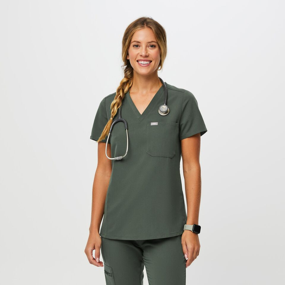 Women's Catarina One-Pocket Scrub Top - Moss · FIGS | FIGS
