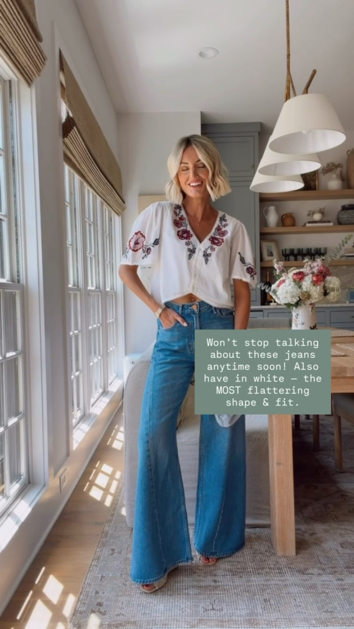 I am obsessed with these jeans! They are a definitely splurge, but this is very high quality denim! Love the way the seams go inward! Wearing XS/25!

Loverly Grey, shop app, mother jeans, wide leg jeans, pre fall outfit, fall looks

#LTKSeasonal