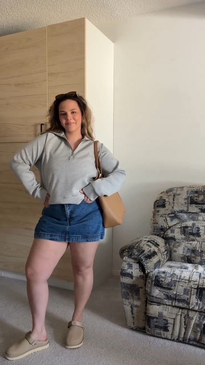 Mom OOTD! I’ll have it linked in my LTK :) 

Outfit details: 
Sweater: @spanx 
Skort: @princesspolly 
Shoes: @uggcanada 
Bag is: @sacslambert 

#momoutfit #momlife #size10 #size12 #midsize