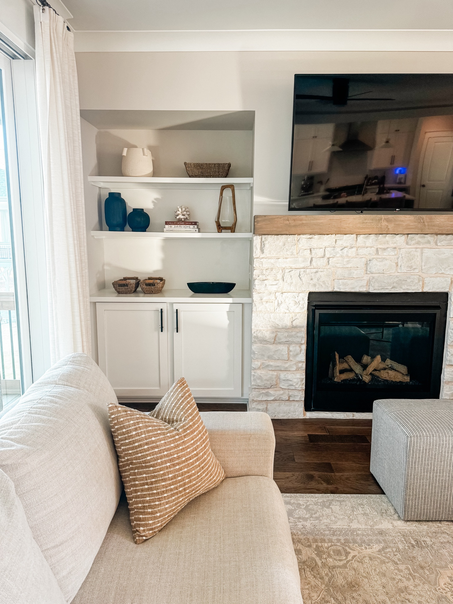 Builtins Styling 

Bookshelf decor, built in decor, fireplace builtins, living room builtins, shelf decor, modern organic living room, neutral living room, transitional living room
Shelf styling, vases, decor books, cabinet styling 

#LTKhome #LTKstyletip #LTKfamily