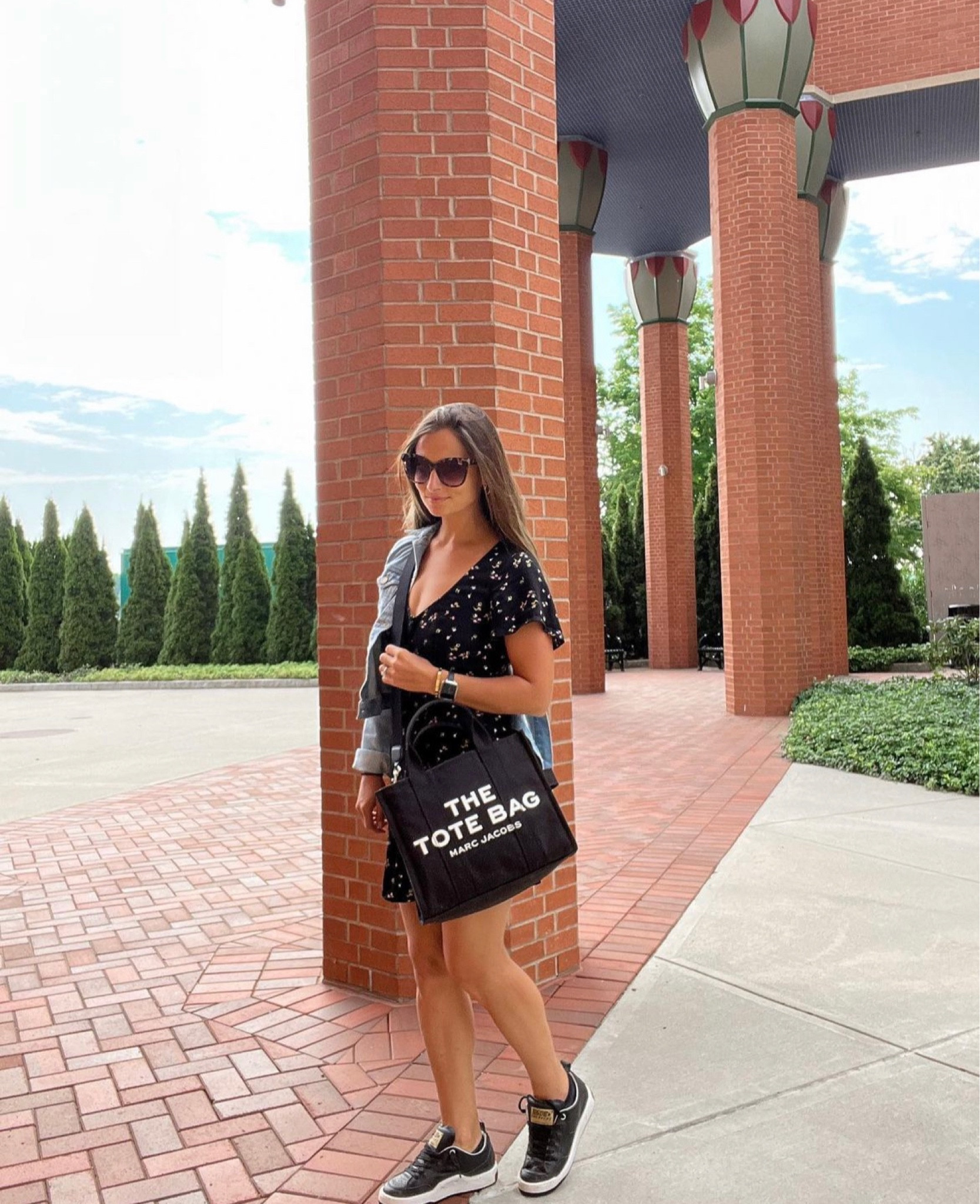 All of the essentials I need for a long weekend, stored comfortably in my tote bag! What do you always take with you on the go? 

#LTKstyletip #LTKFind #LTKU