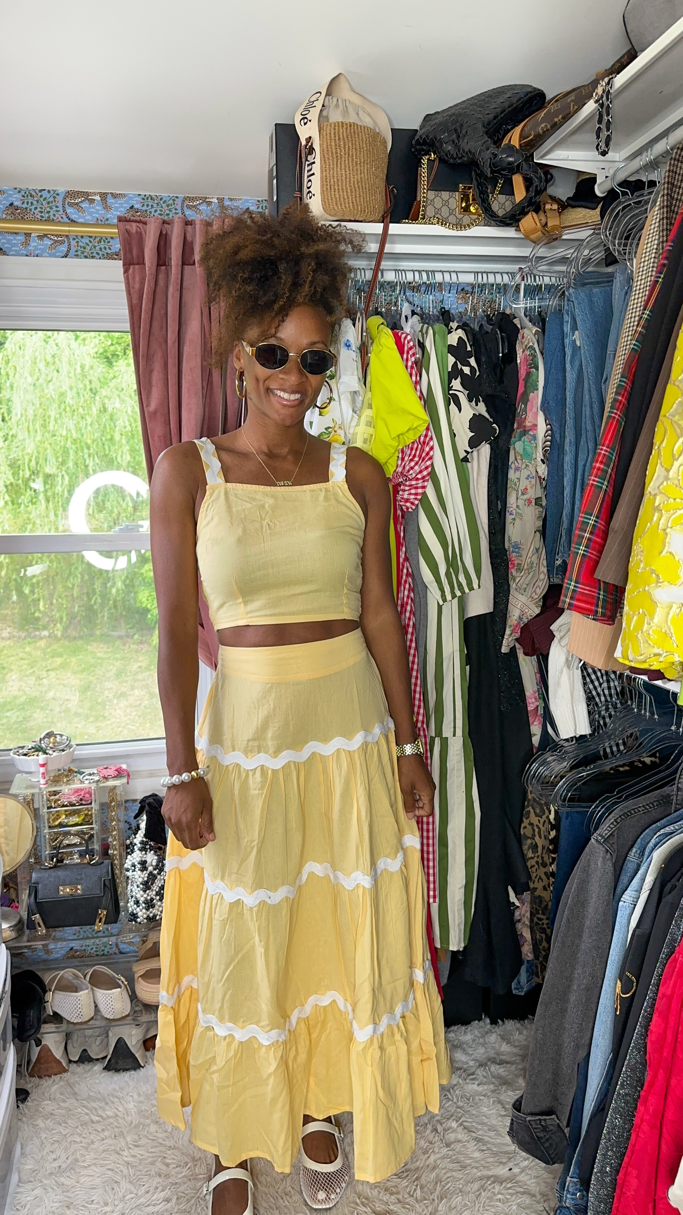 The way butter yellow has my heart right now is crazy!  This set is stunning, UNDER $30 and comes in other colors but the yellow only found online.