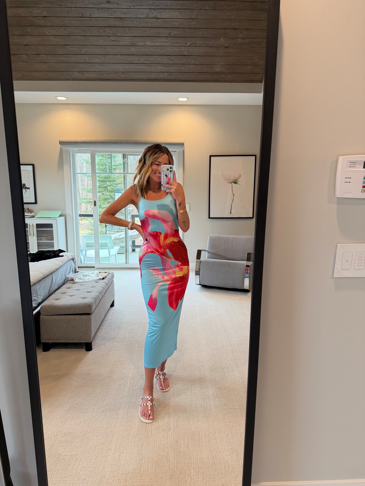 Vacation styles 
Dresses and what to wear on your next beach trip 
Tropical dress 