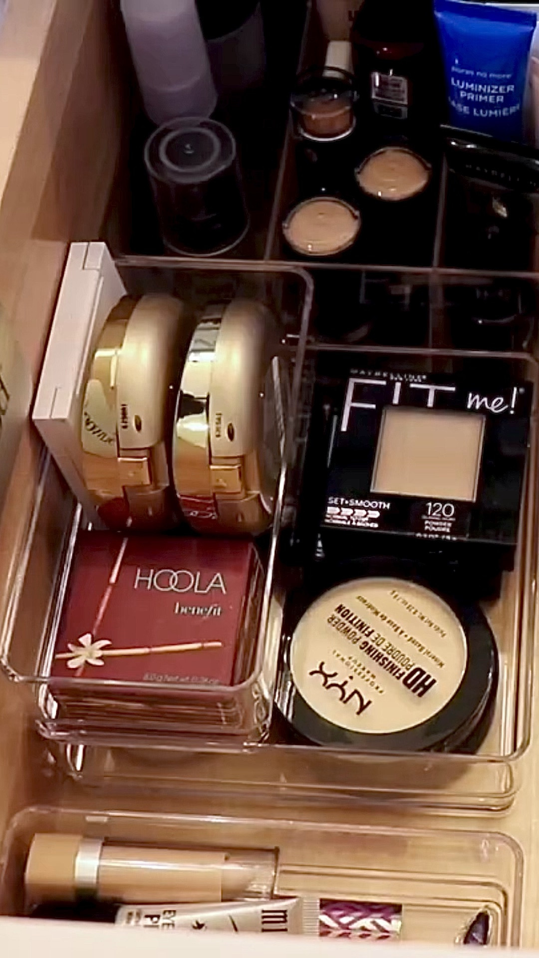 Organizing makeup with acrylic organizers 💄 


Easy makeup organization, Bathroom organizing, acrylic organizers, vanity organizing 

#LTKhome #LTKbeauty