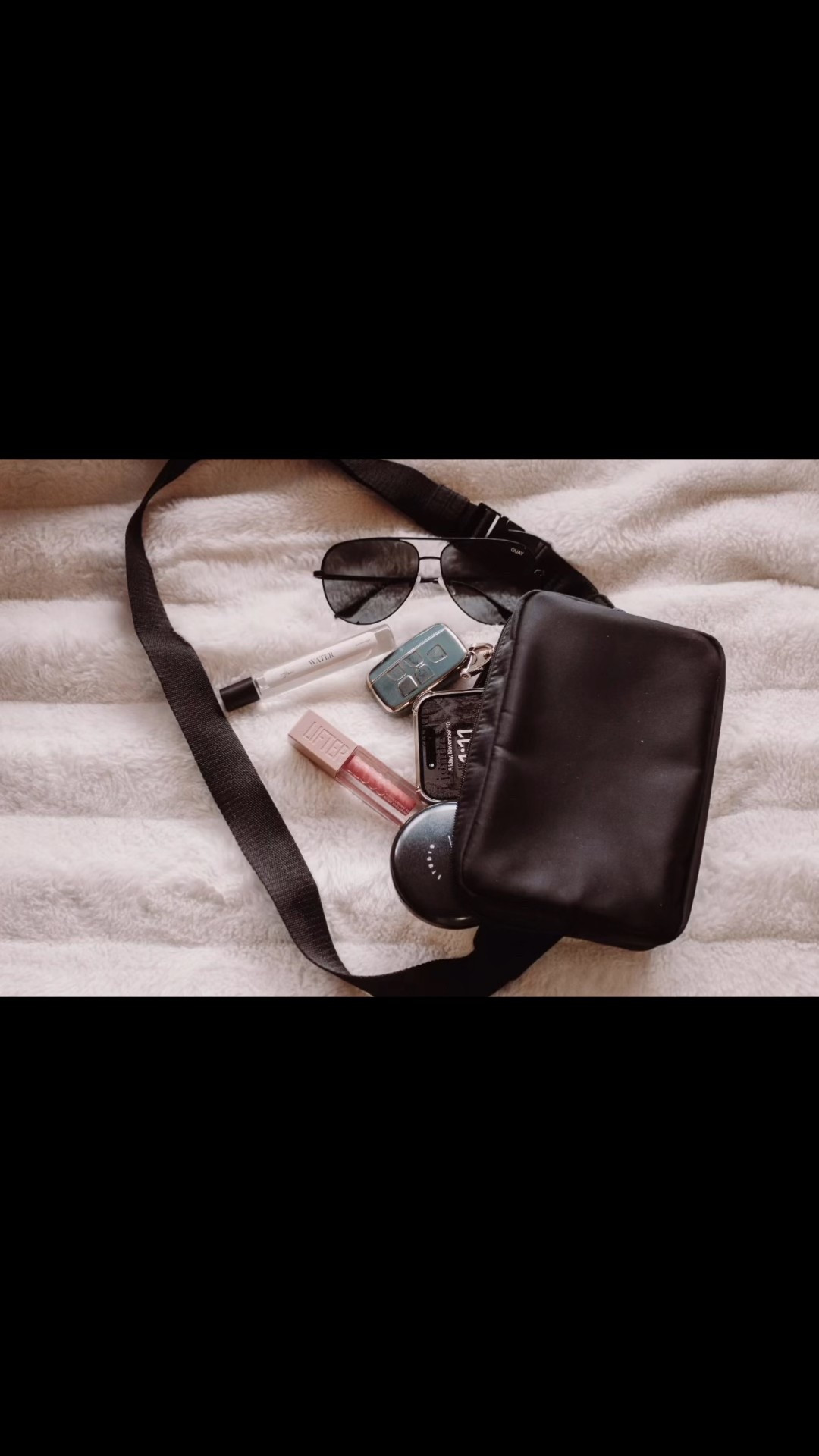 I clearly love a bag. 🫣 
This is some of what I keep in mine. 💫

#LTKStyleTip #LTKItBag