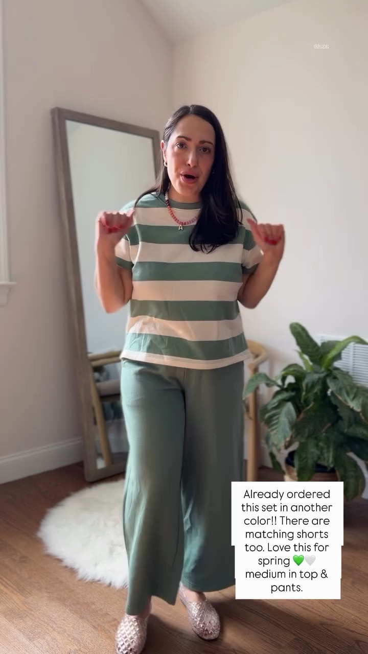 Already ordered this set in another color!! There are matching shorts too. Love this for spring 💚🤍 medium in top & pants.  @kohls