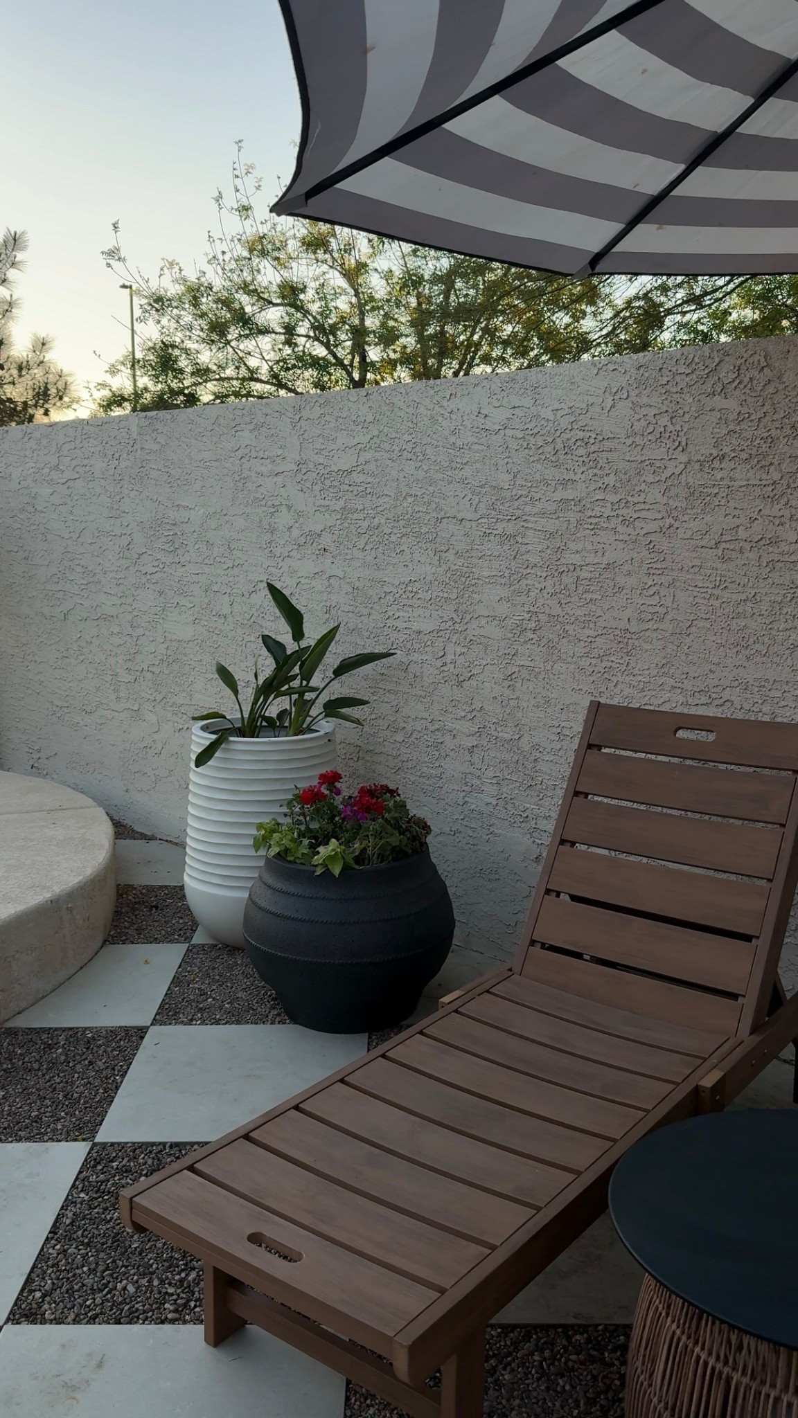 It’s pool season in AZ which means the backyard was due for a refresh. These perennials can
withstand the heat and add a beautiful pop of color. The SpringFest sale is going on now so it’s
the perfect time to shop for your backyard refresh too!
@lowes  #lowespartner #ad 


#LTKSaleAlert #LTKHome #LTKSeasonal