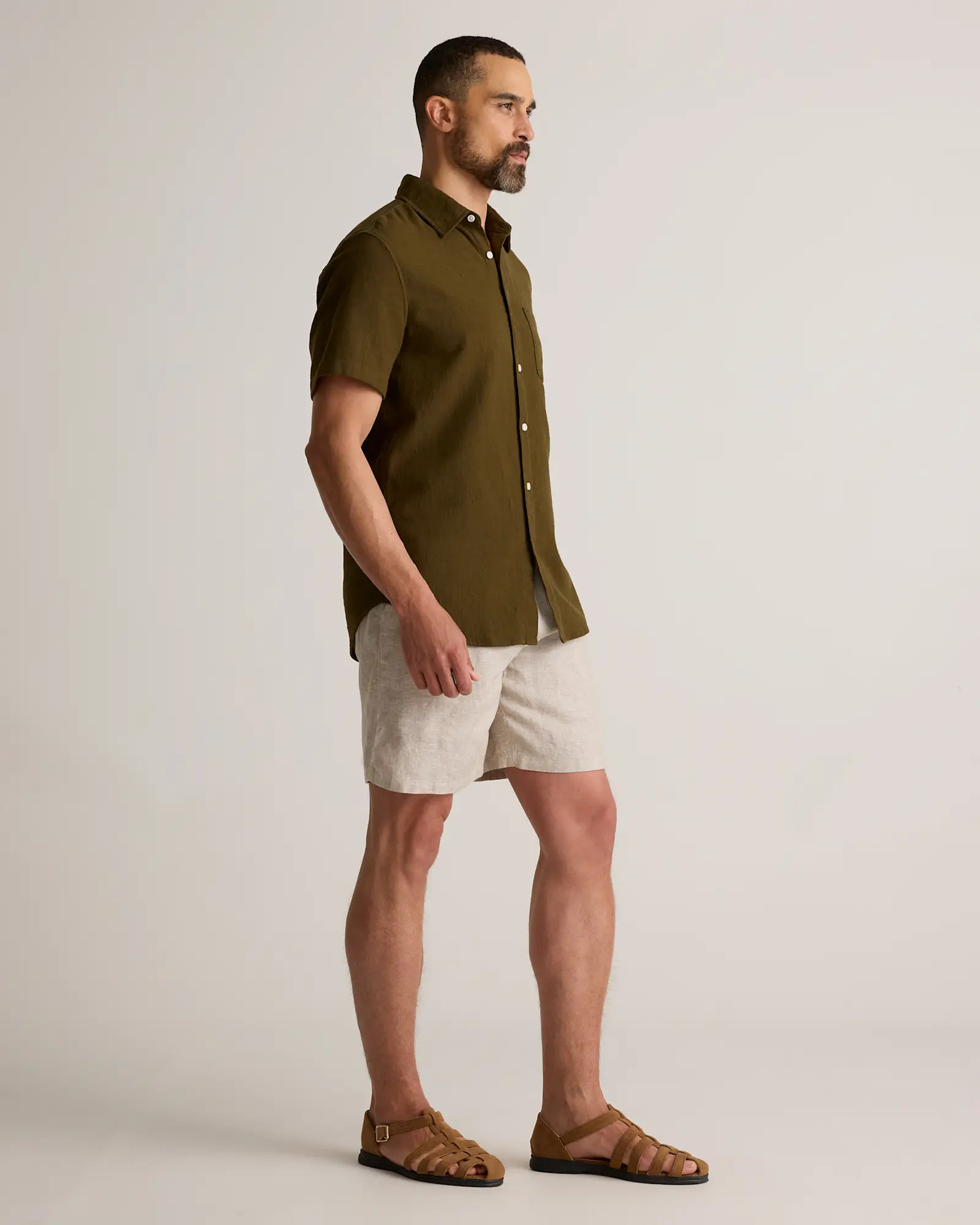 100% European Linen 7" Drawstring Beach Shorts in Flax | Quince