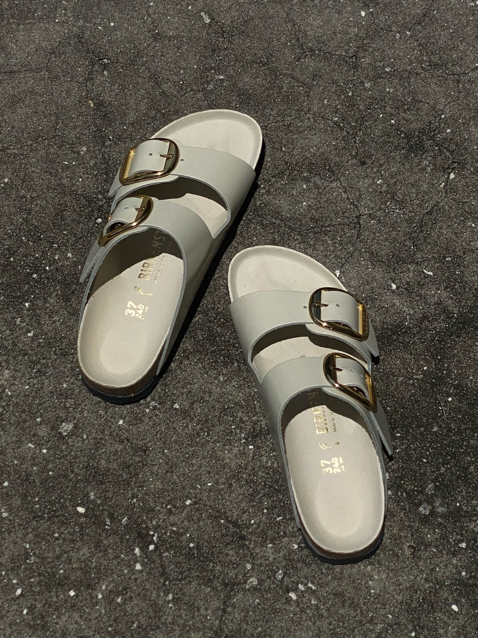 The only item I purchased during the Nordstrom Anniversary Sale. All sizes still in stock and $50 off. The Birkenstock big buckle collection are comfortable and are stylish, making me a Birkenstock lover now! I’m a 6.5-7 and ordered the 37. I own three colors, they’re that good! 



#LTKxNSale #LTKshoecrush