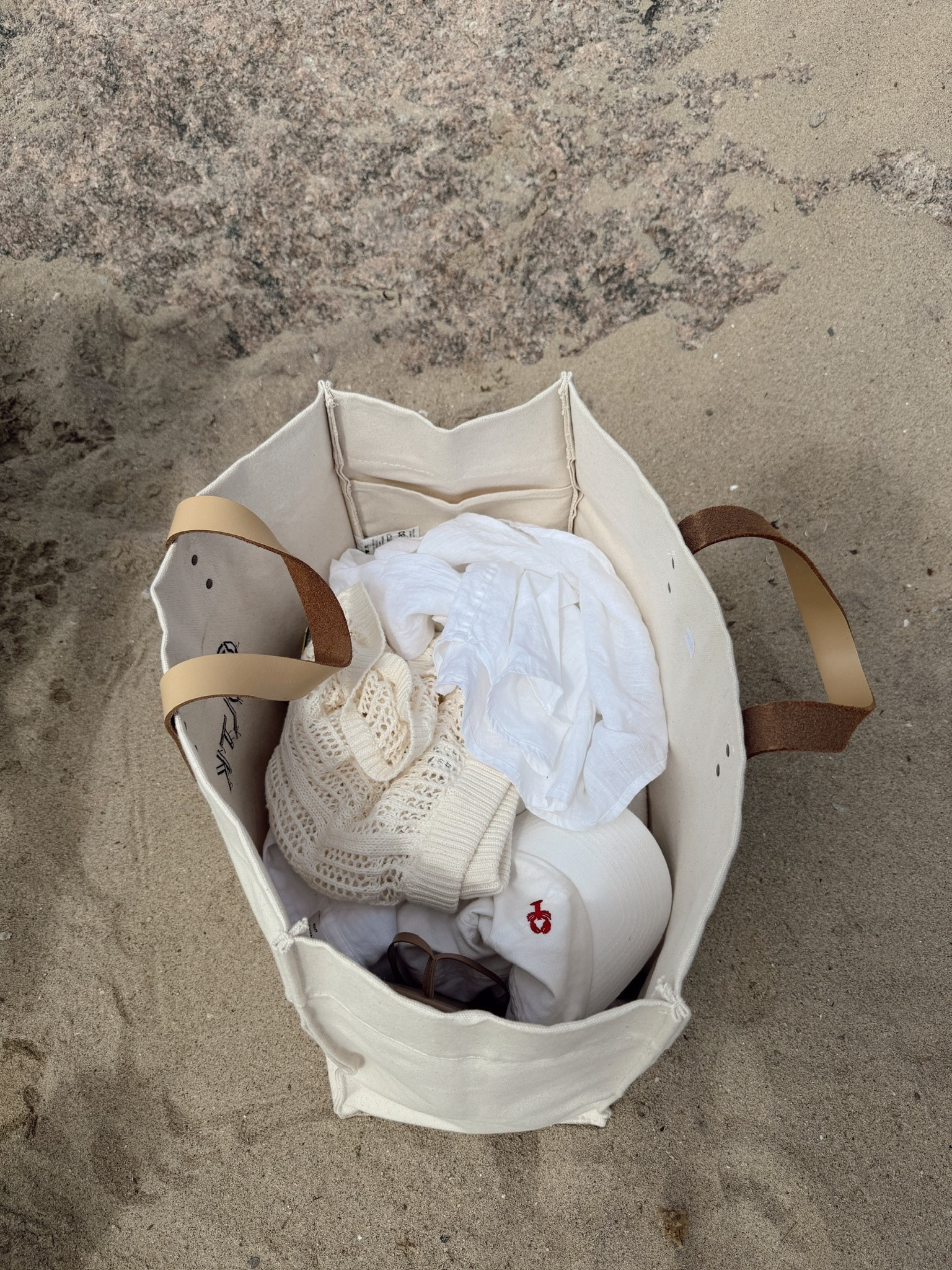 What I packed in my beach bag 🌊 

Lobster hat, embroidered hat, beachwear, beach vacation, New England trip, sweater weather, aerie sweater, beach tote, travel tote, canvas tote

#LTKSeasonal #LTKSwim #LTKTravel