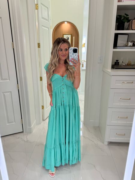 I’ve gotten so many questions on this dress! It’s so pretty and the perfect summer maxi dress. Wearing XS. 

Spring style, spring dresses, spring outfits, maxi dresses 

#LTKfindsunder100 #LTKSeasonal #LTKstyletip