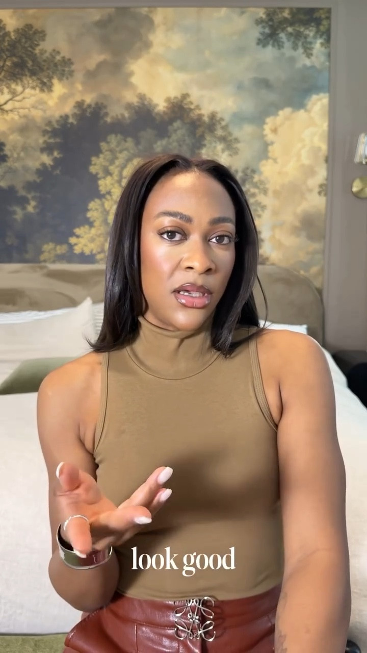 Listen, there’s nothing wrong with sandwiching, but if it’s your “go-to method”, it’s time to stretch yourself…get creative! Be honest, do you use the sandwich method because it works or because you don’t know what else to do? 👀👇🏾



#styletipsforwomen #fashiontipsforwomen #styletalk #fashiontalk #styleinfluencers
