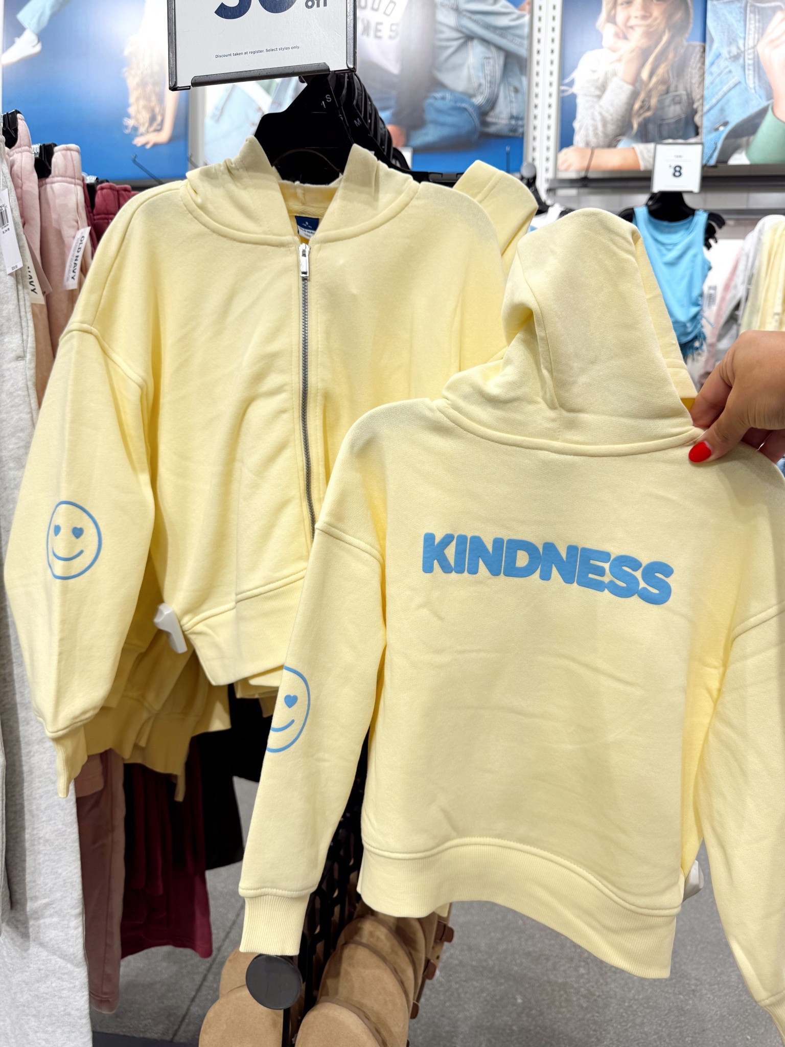 Girls zip up jacket at old navy 💛 also has matching sweatpants!

#LTKSeasonal #LTKKids #LTKFindsUnder50