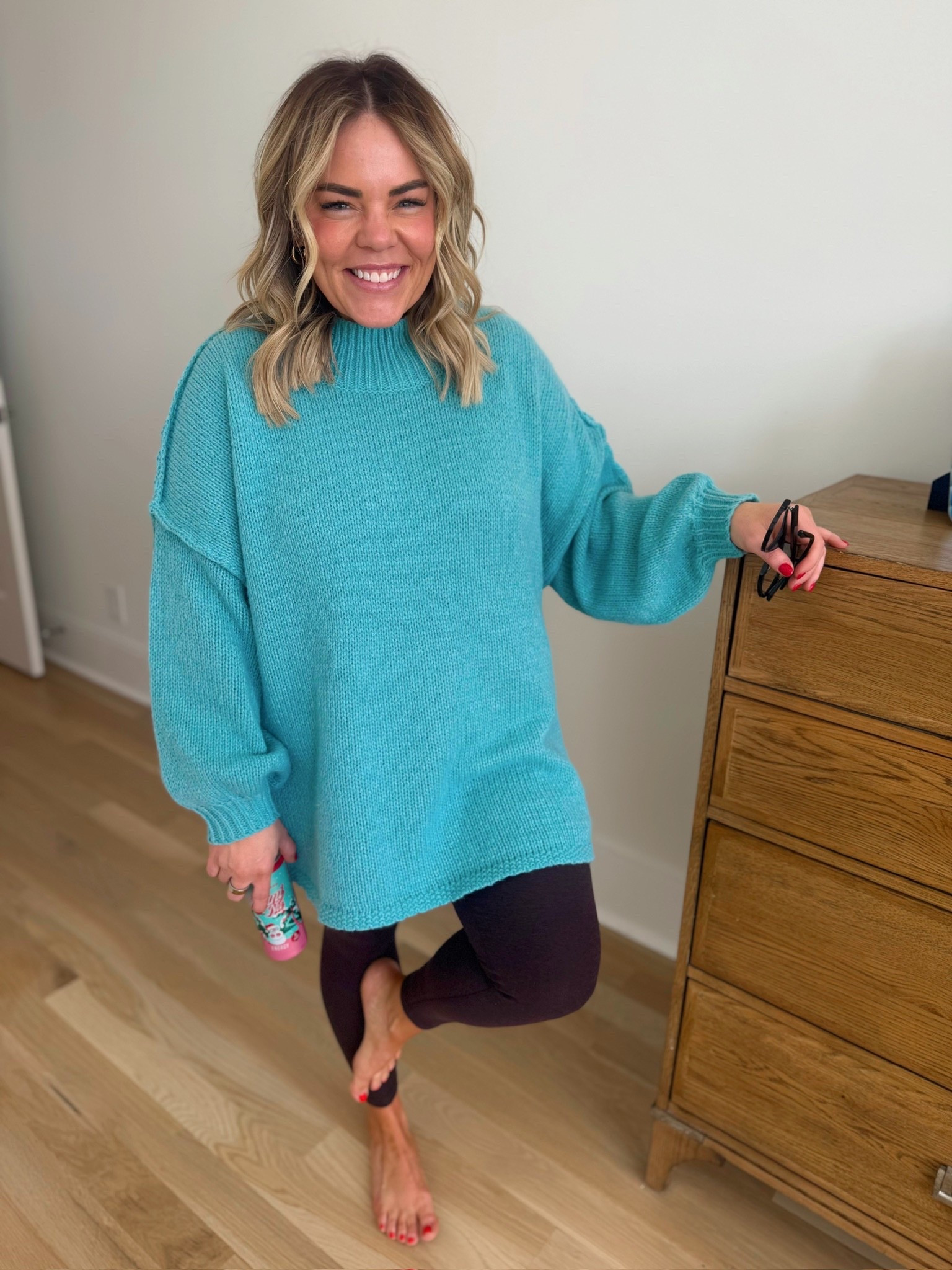 fall outfit, oversized sweater, women’s fashion, trendy fashion, casual ootd, sweater weather, colorful sweater 

#LTKSeasonal #LTKHoliday #LTKootd