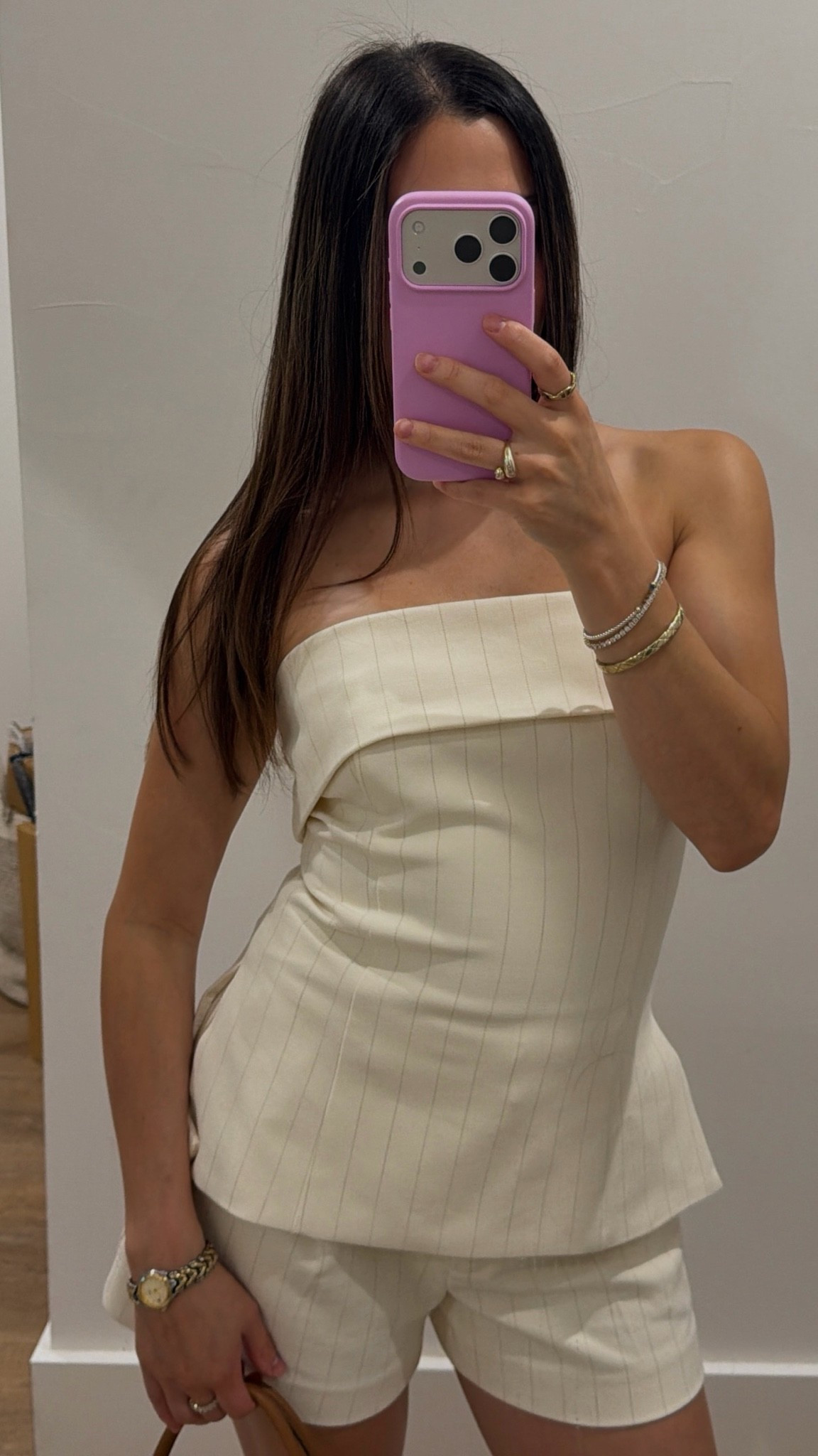 They no longer have this color pattern. But this is the exact top and shorts! @Aritzia