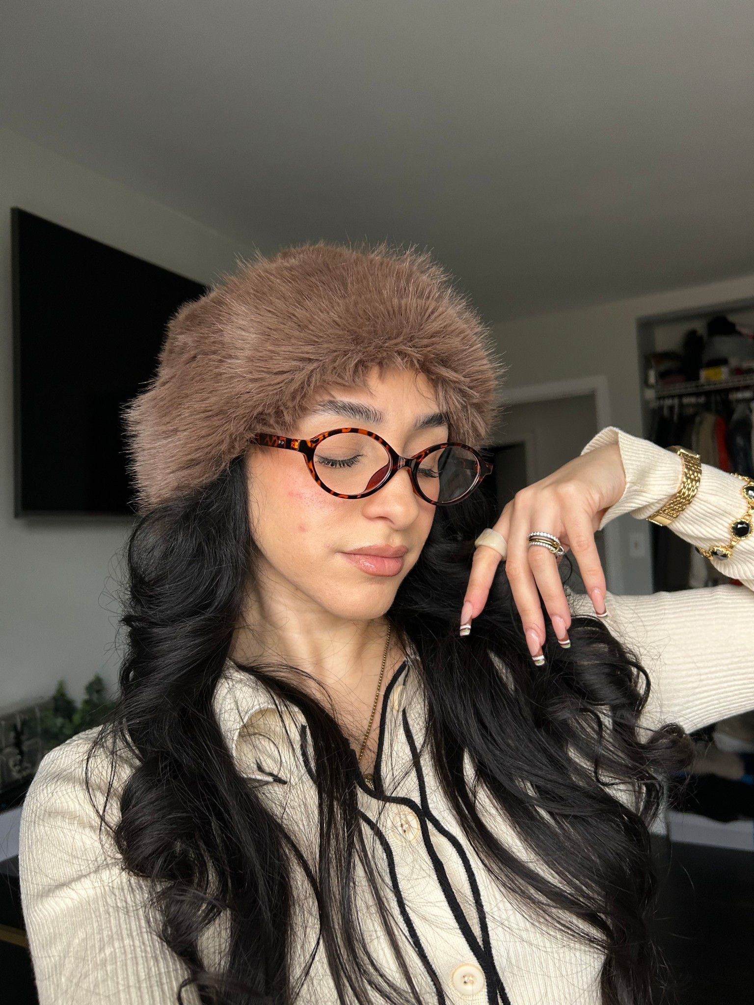 It’s fur hat season ! I love a fur in the winter and this little faux fur hat gives all the luxury vibes without the price tag 

#LTKootd #LTKSeasonal