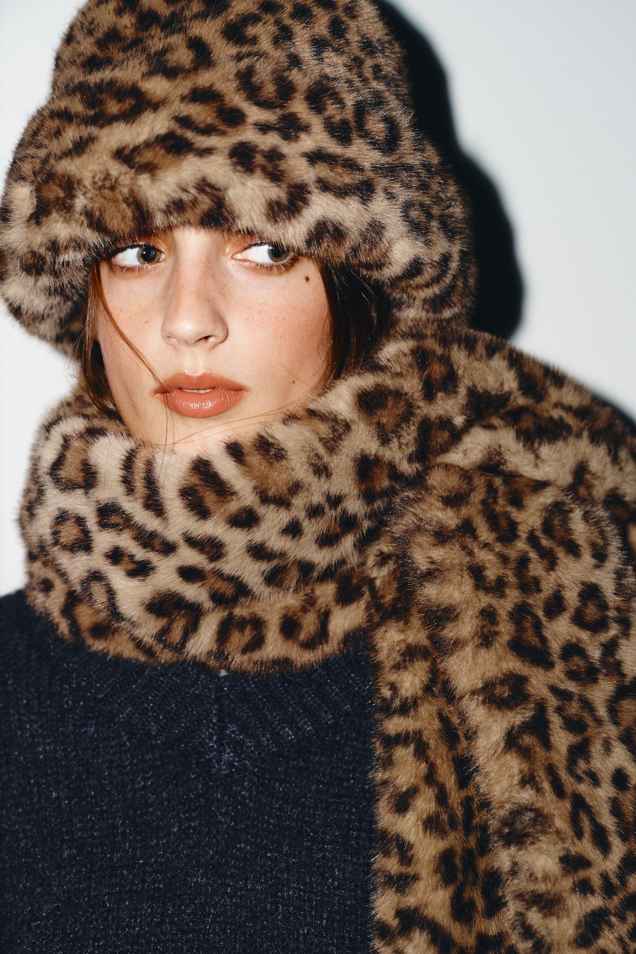 FAUX FUR ANIMAL PRINT SCARF | Zara US